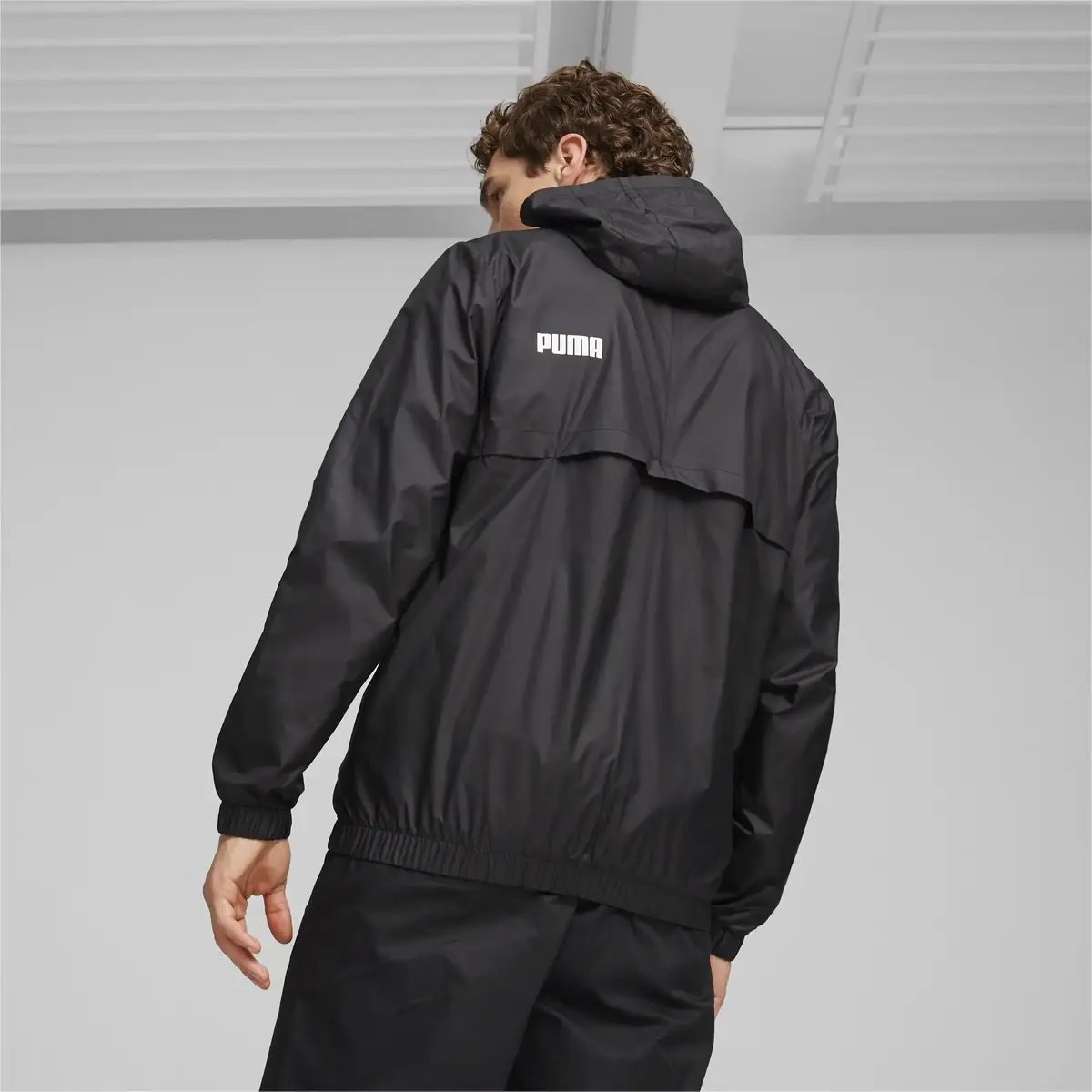 Puma ESS Solid Windbreaker Siyah Erkek Sweatshirt