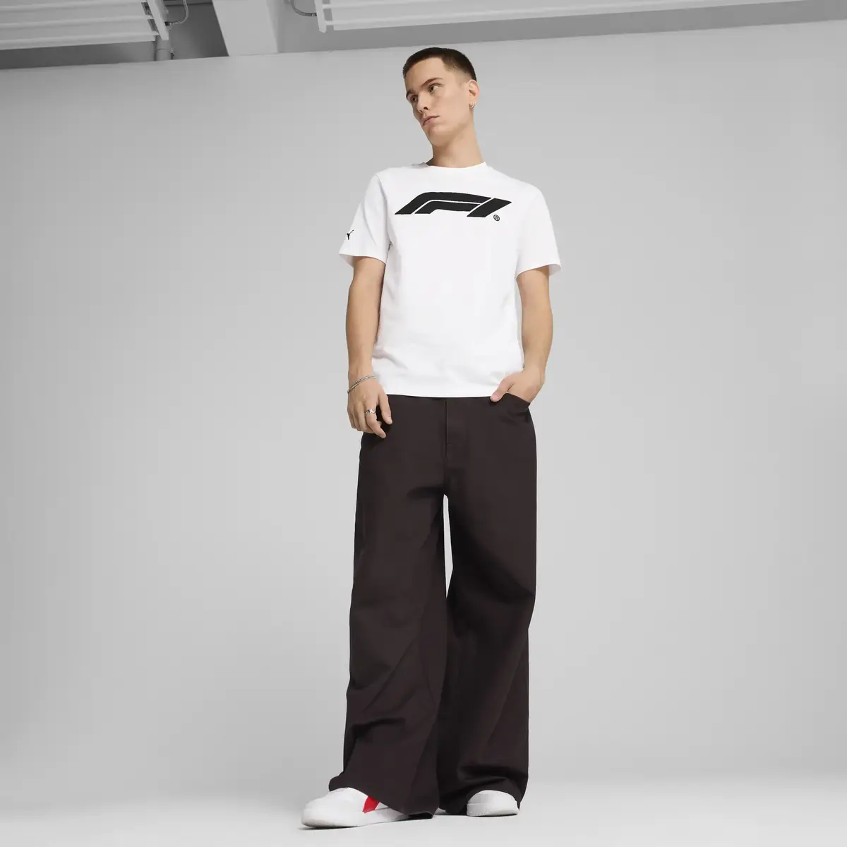 Puma F1 ESS Logo Tee 180g Beyaz Erkek T-Shirt & Polo