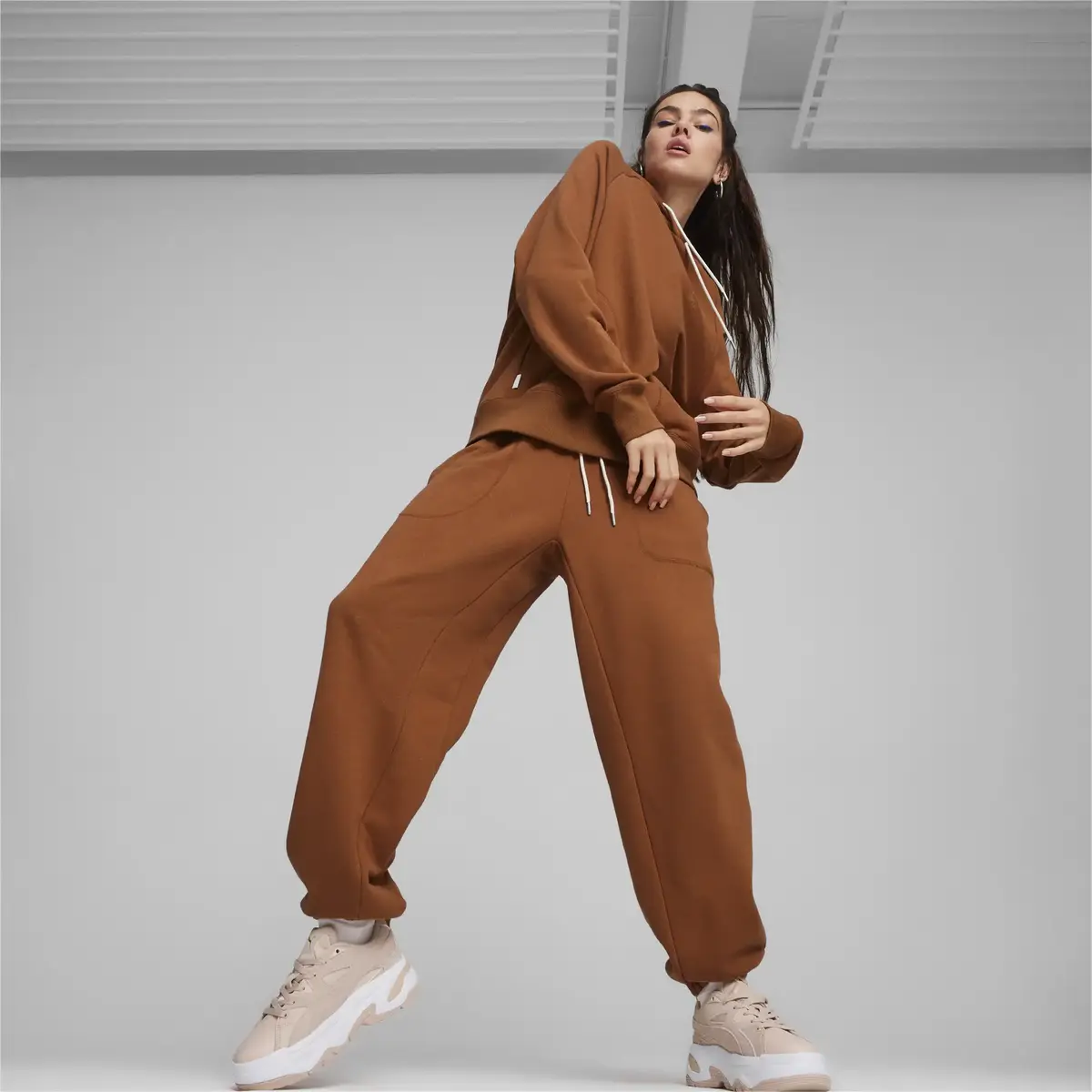 Puma INFUSE Relaxed Sweatpants TR Kahverengi Kadın Eşofman Altı