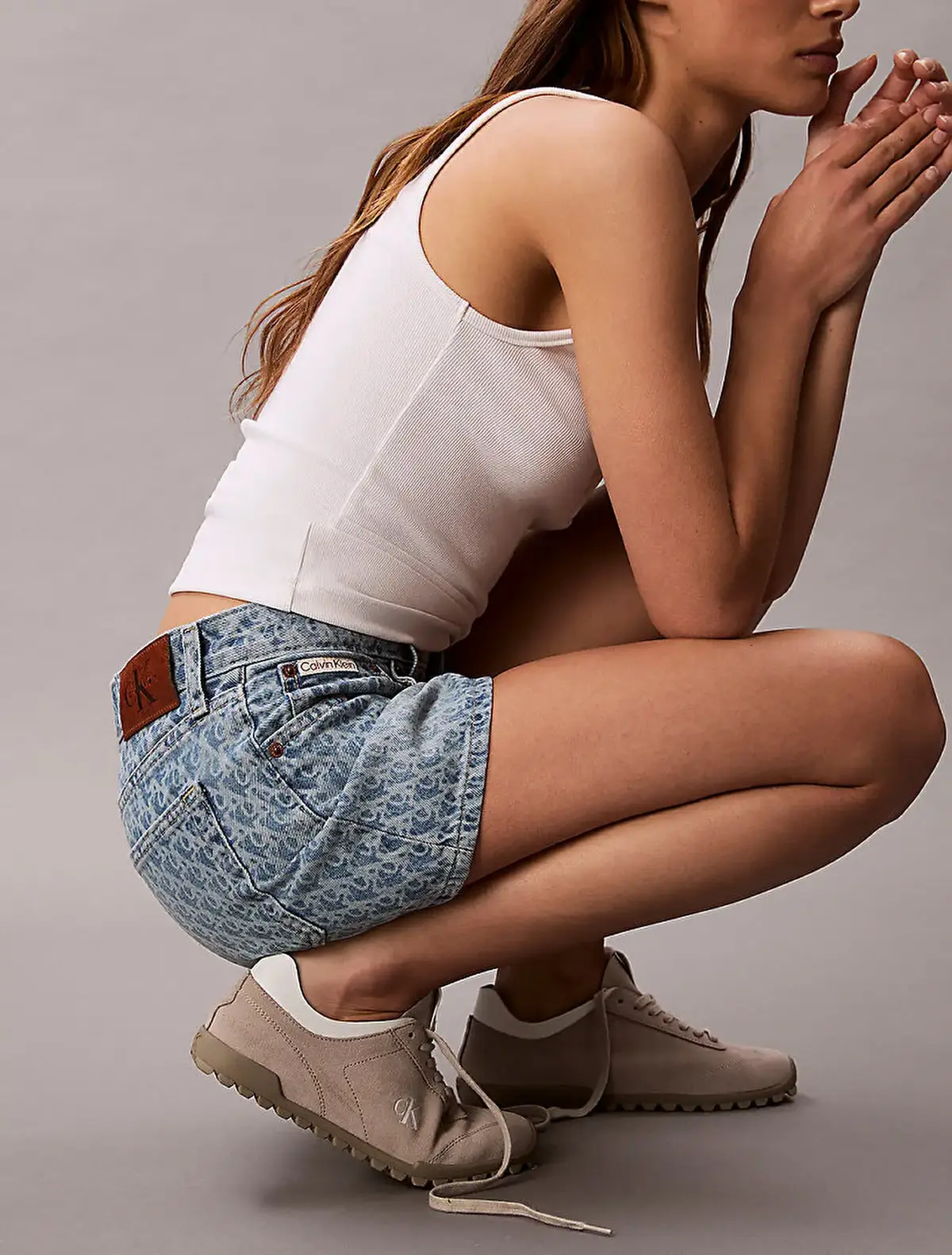 Calvin Klein 90S FIT SHORT 3 INCH CK LT PRINT Bej Kadın Şort Calvin Klein 90S FIT SHORT 3 INCH CK LT PRINT Bej Kadın Şort