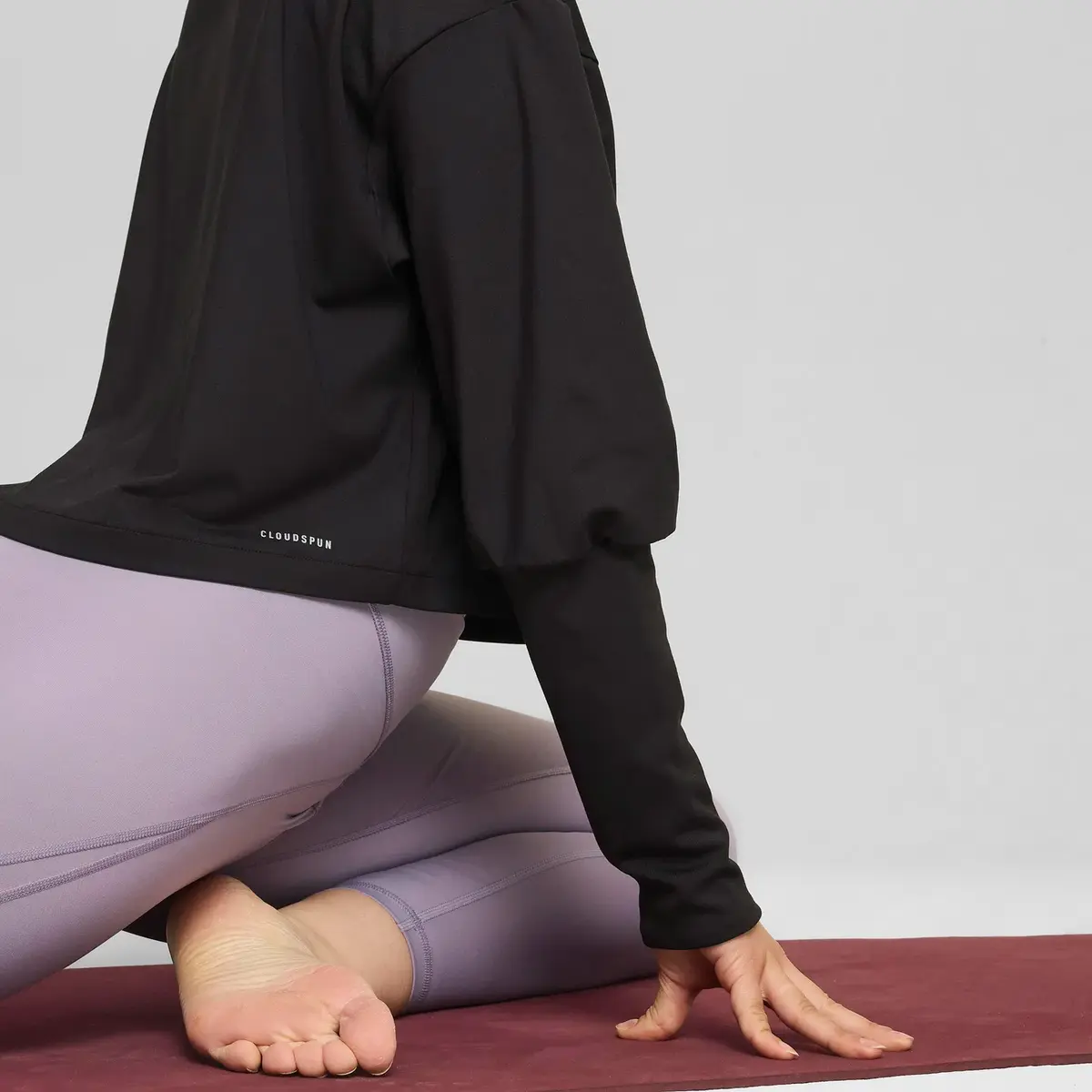 Puma STUDIO CLOUDSPUN CREW Siyah Kadın Sweatshirt