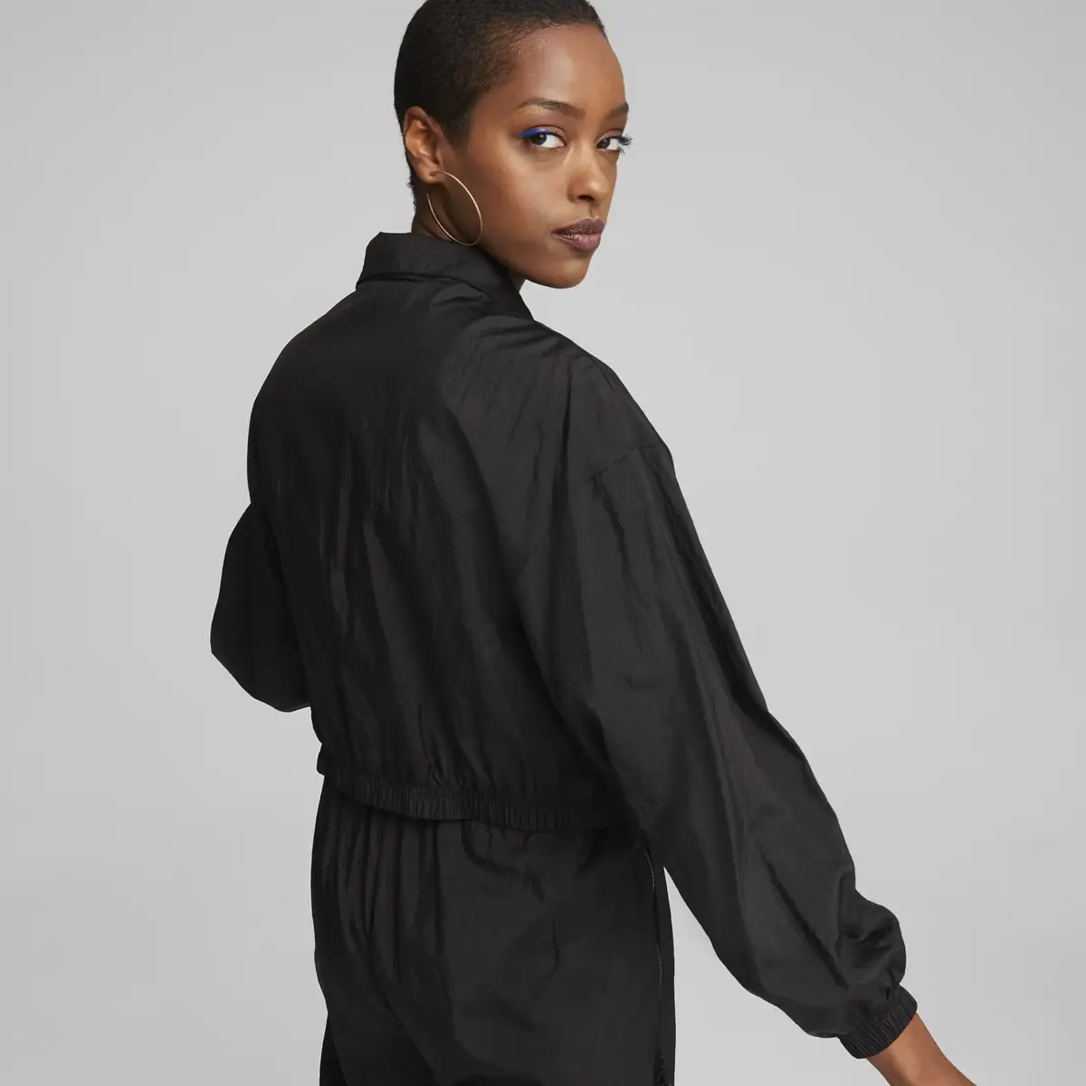 Puma Dare To Woven Cropped Track Jacket Siyah Kadın Fermuarlı Sweatshirt