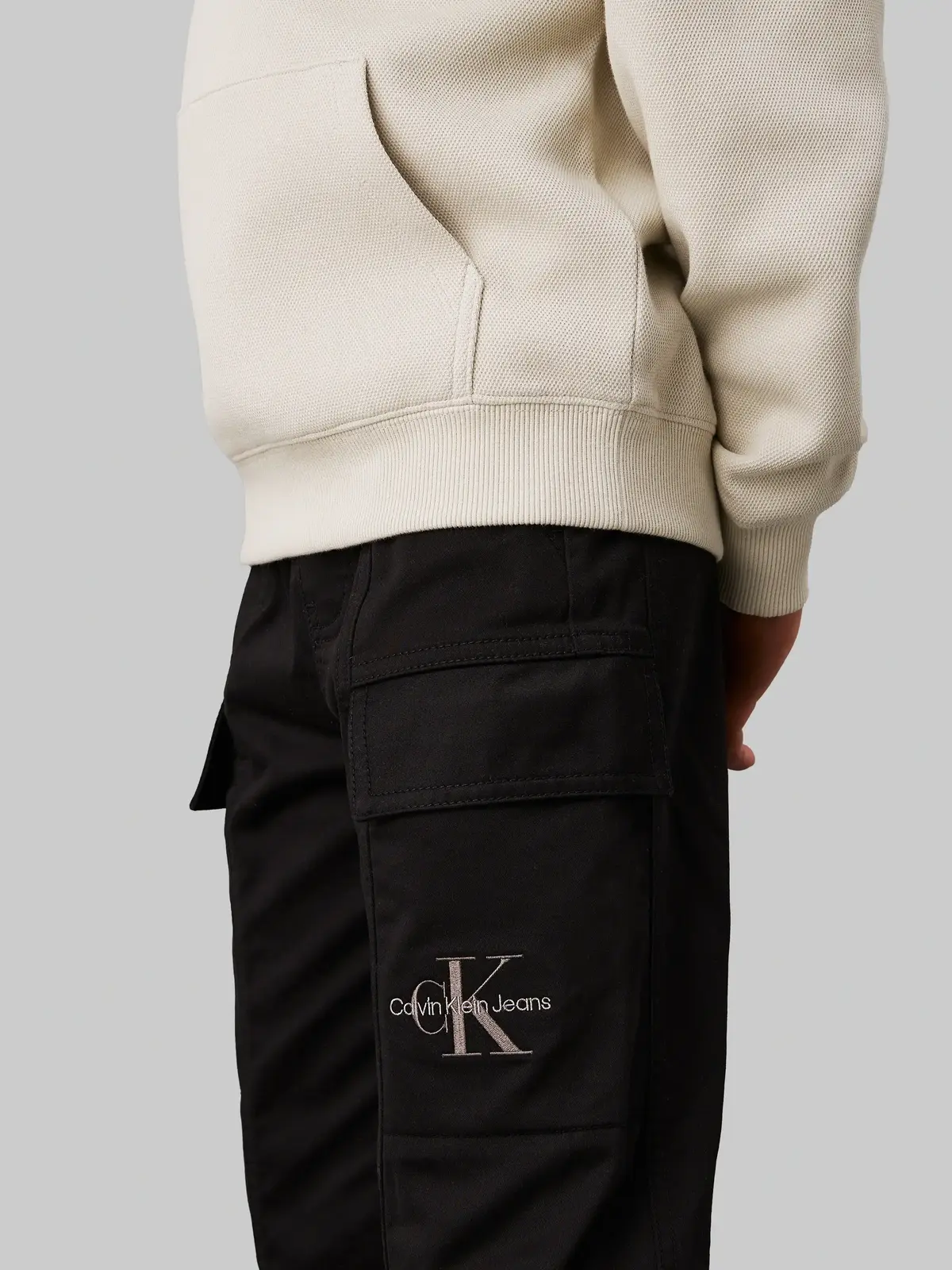Calvin Klein ESSENTIAL WOVEN CARGo Siyah Çocuk Kargo Pantolon