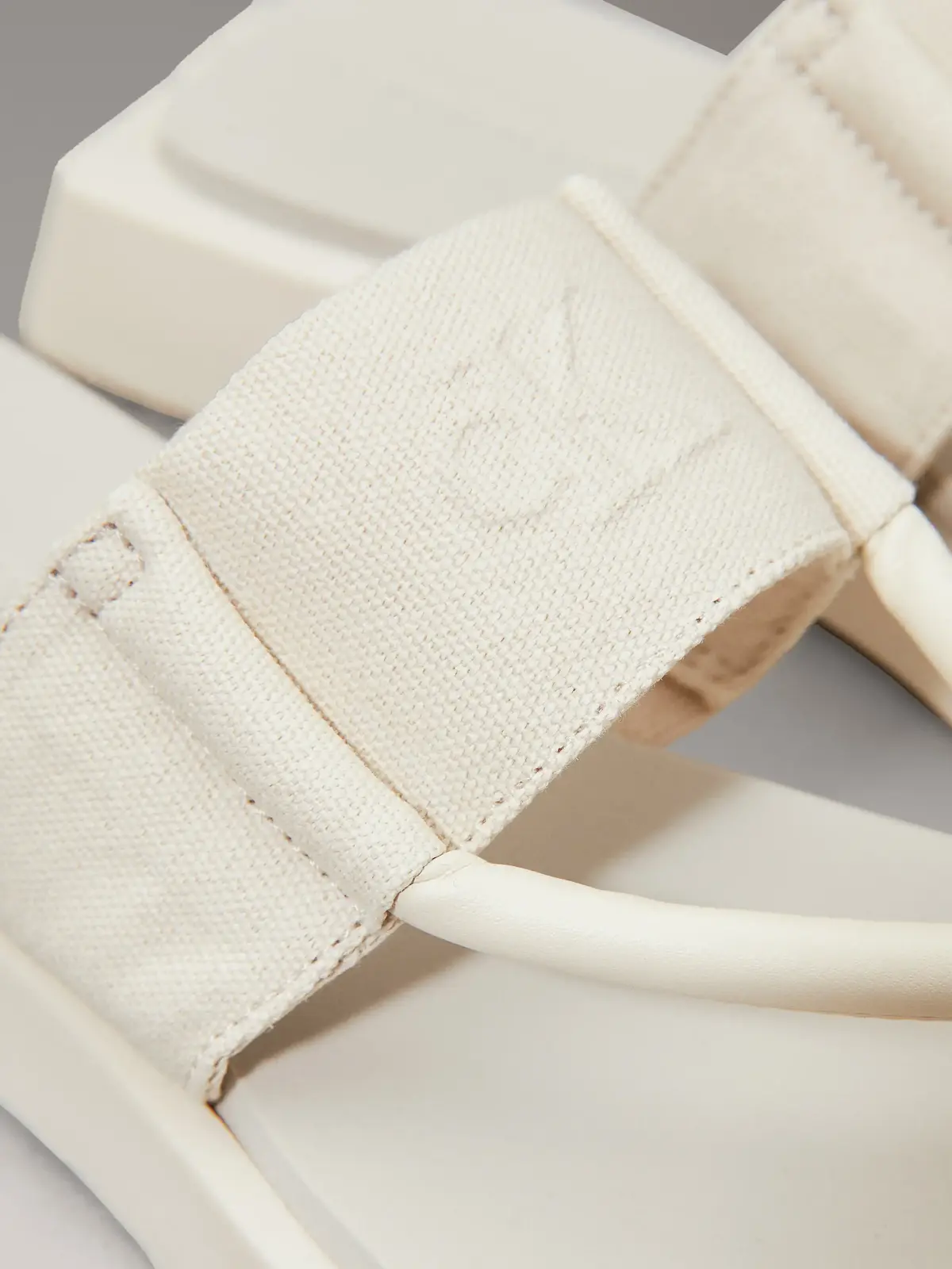 Calvin Klein SQ LOW WEDGE SANDAL, AEO Krem Kadın Terlik