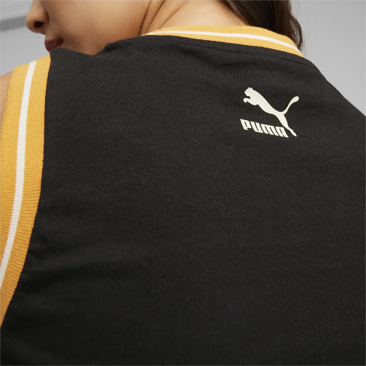 Puma PUMA TEAM Graphic Crop Tee Siyah Kadın Tişört