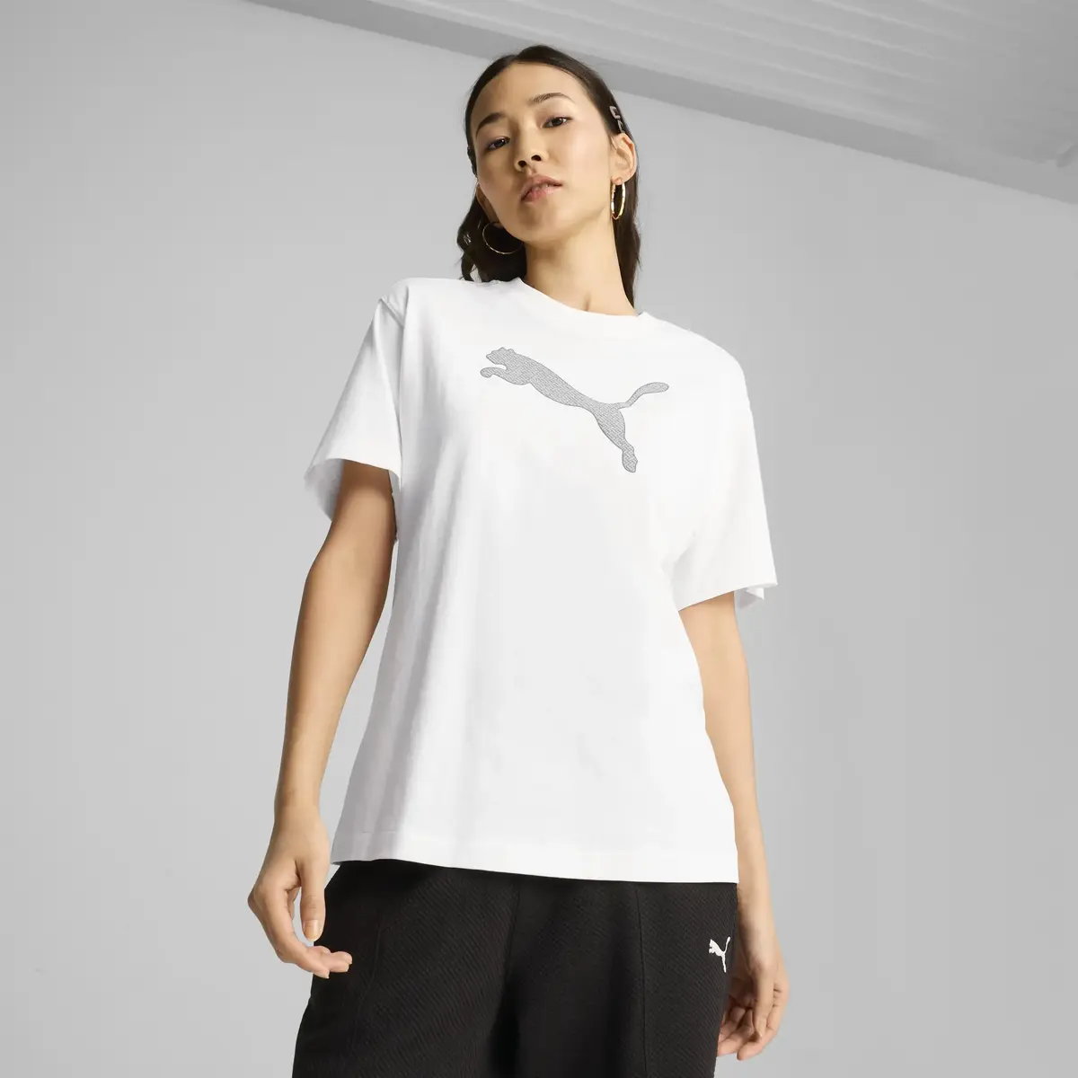 Puma HER Graphic Tee Beyaz Kadın T-Shirt