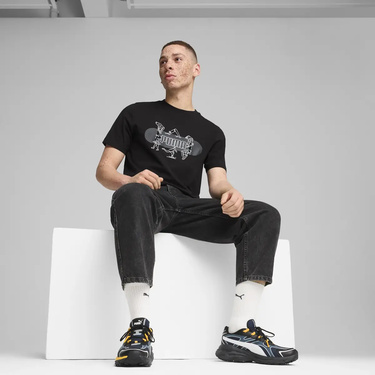 Puma GRAPHICS Skateboard Tee Siyah Erkek T-Shirt & Polo