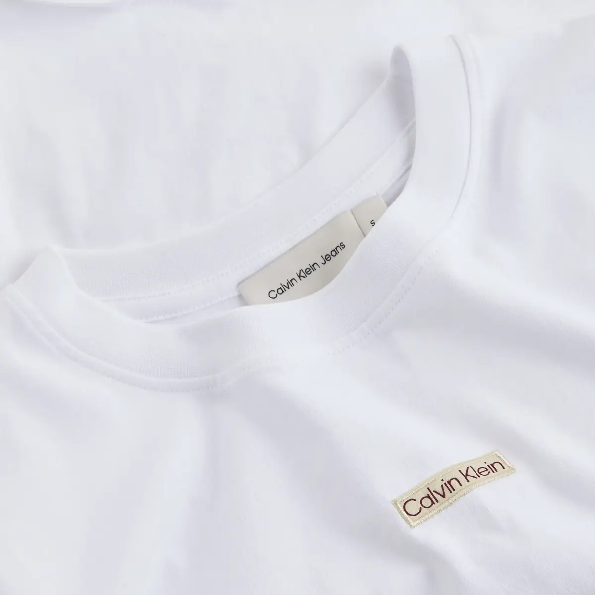 Calvin Klein PLACED INSTITUTIONAL, YAA Beyaz Kadın T-Shirt & Polo