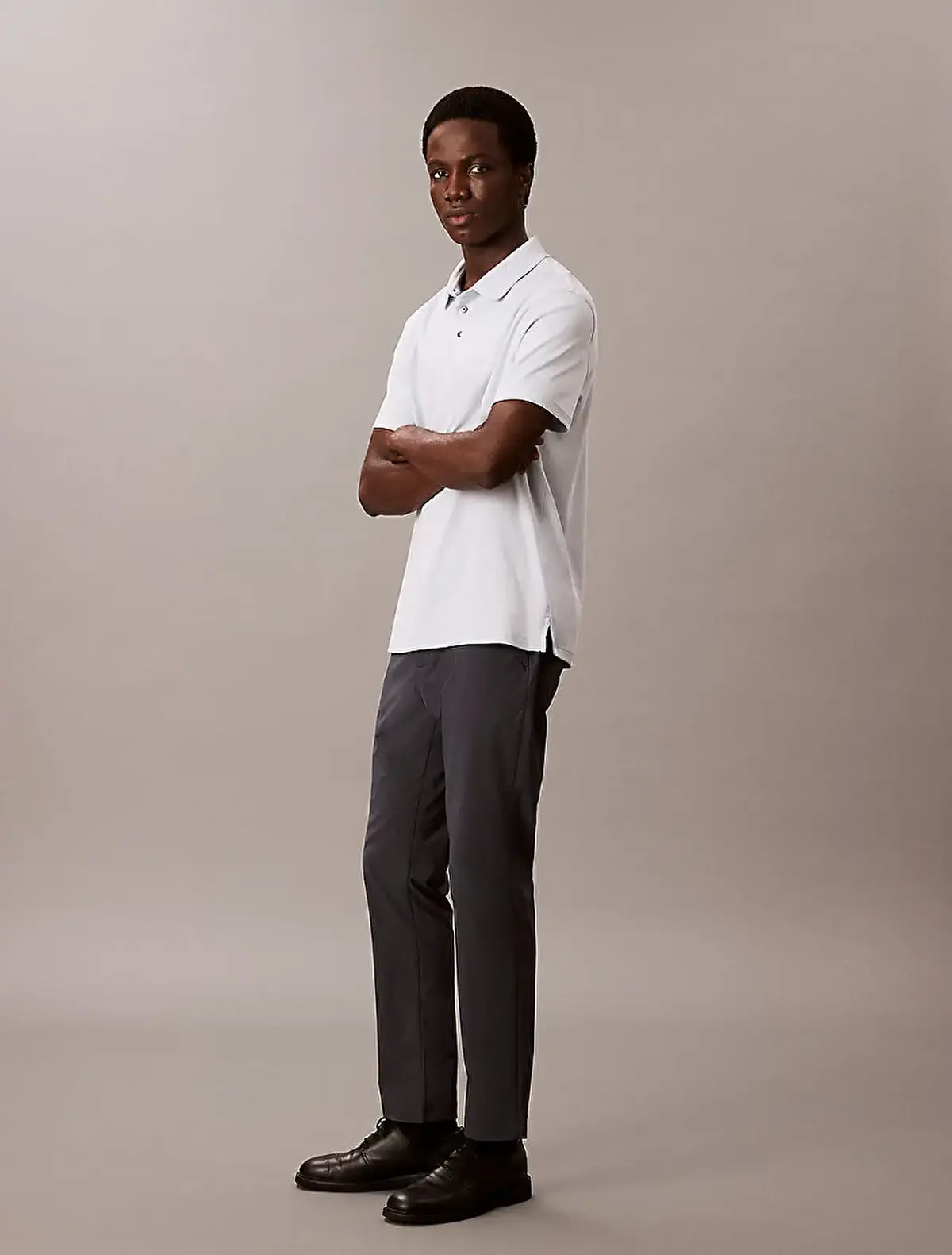 Calvin Klein SLIM TECH STRETCH TROUSER Antrasit Erkek Pantolon Calvin Klein SLIM TECH STRETCH TROUSER Antrasit Erkek Pantolon