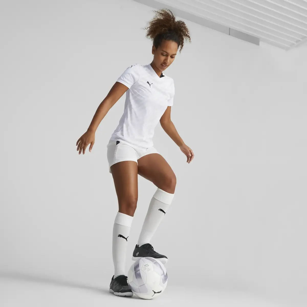Puma FUTURE PLAY TT Siyah Erkek Halı Saha Ayakkabısı