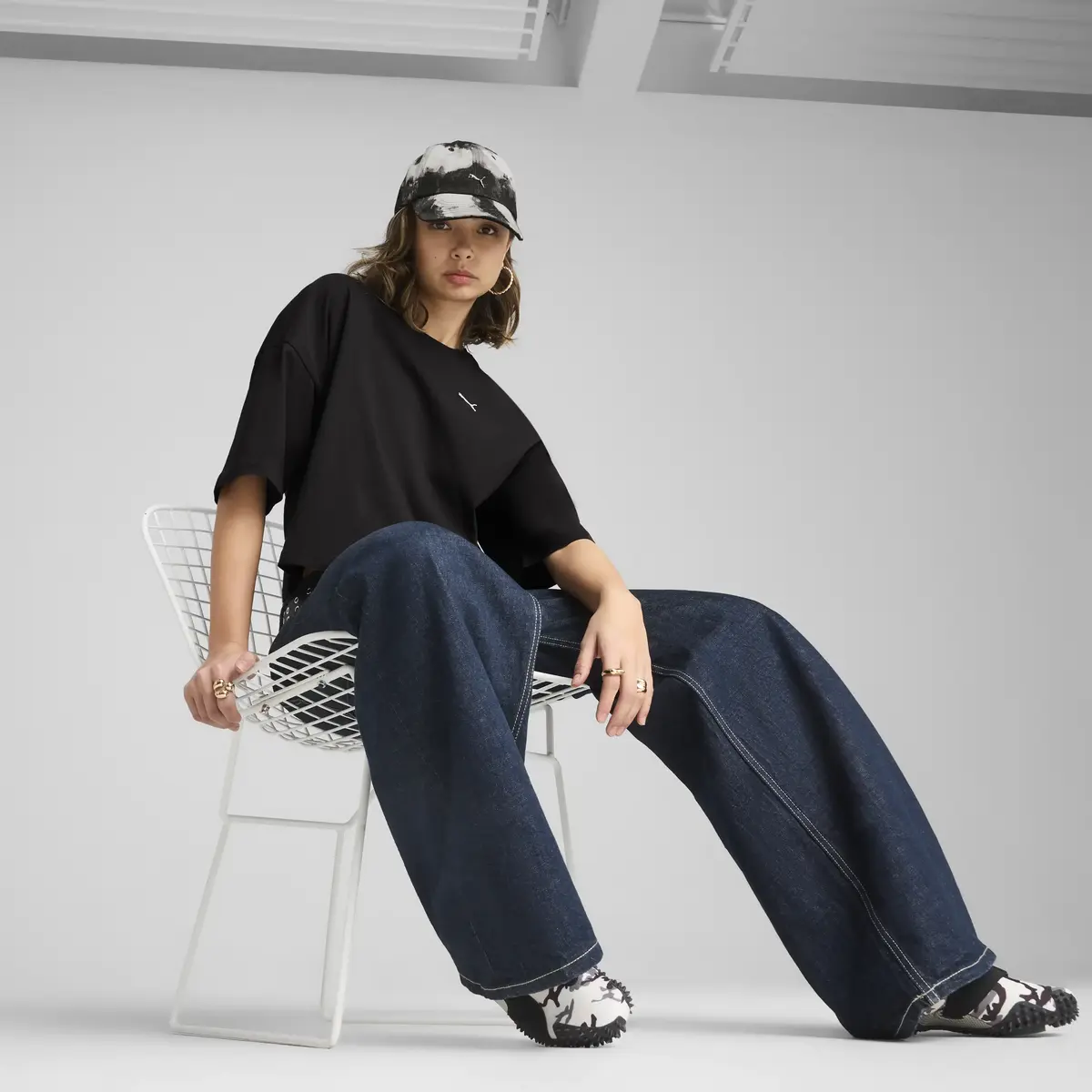 Puma WARDROBE ESS Oversized Short Tee Siyah Kadın Kısa T-Shirt