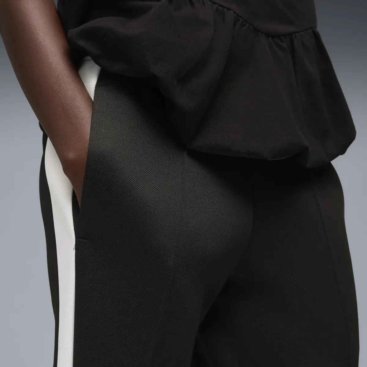 PUMA T7 Relaxed Flared Pants Siyah Kadın Eşofman Altı
