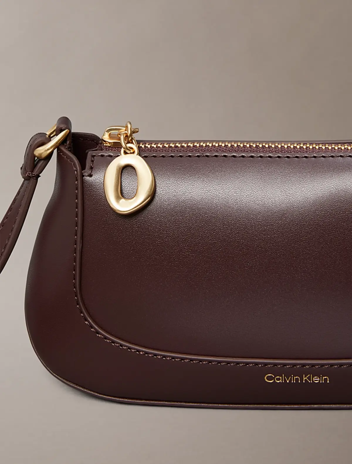 Calvin Klein HARDWARE ZIP CROSSBODY Kırmızı Kadın El Çantası Calvin Klein HARDWARE ZIP CROSSBODY Kırmızı Kadın El Çantası