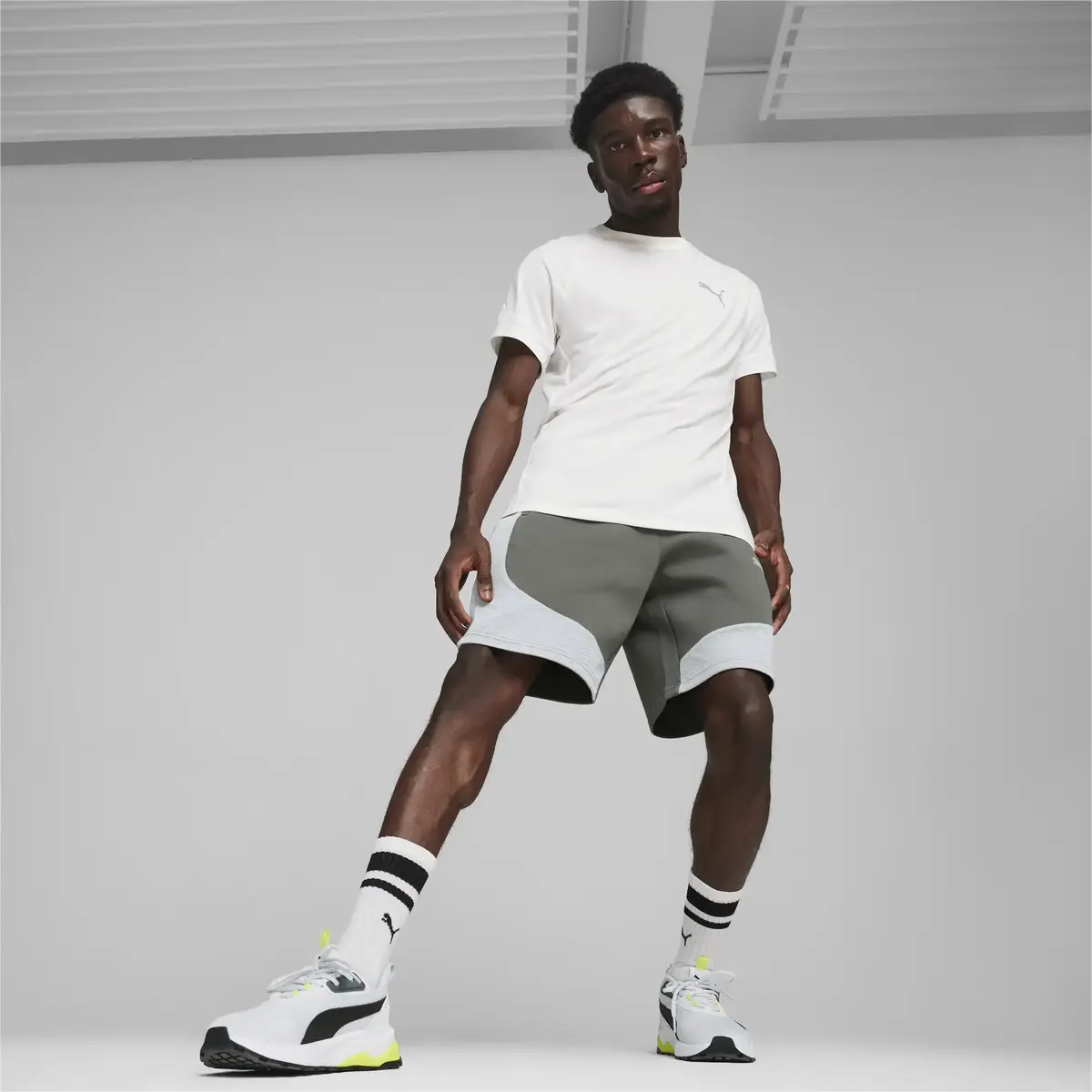 Puma EVOSTRIPE Shorts 8'' DK Gri Erkek Şort