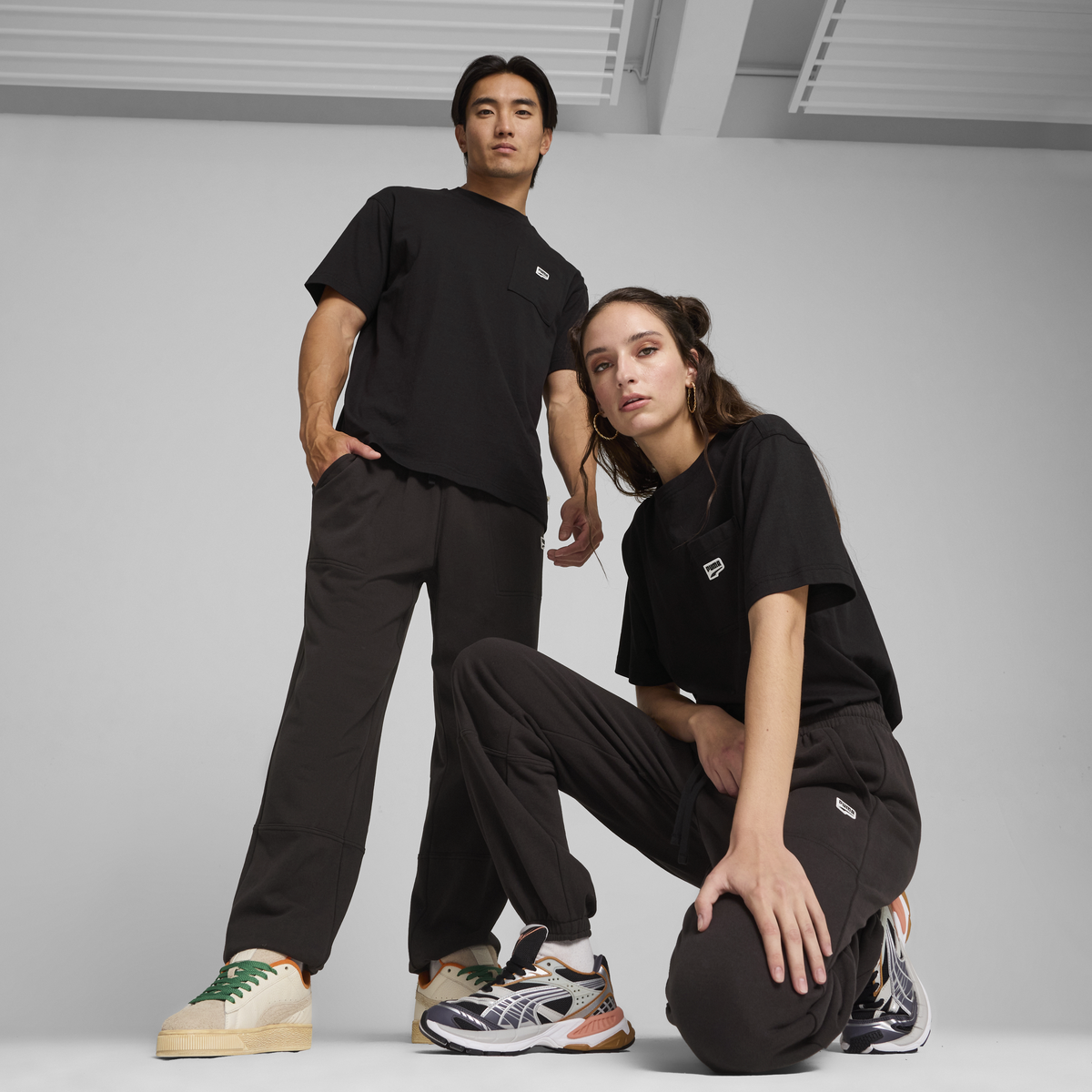 Puma DOWNTOWN Relaxed Sweatpants Siyah Kadın Eşofman Altı