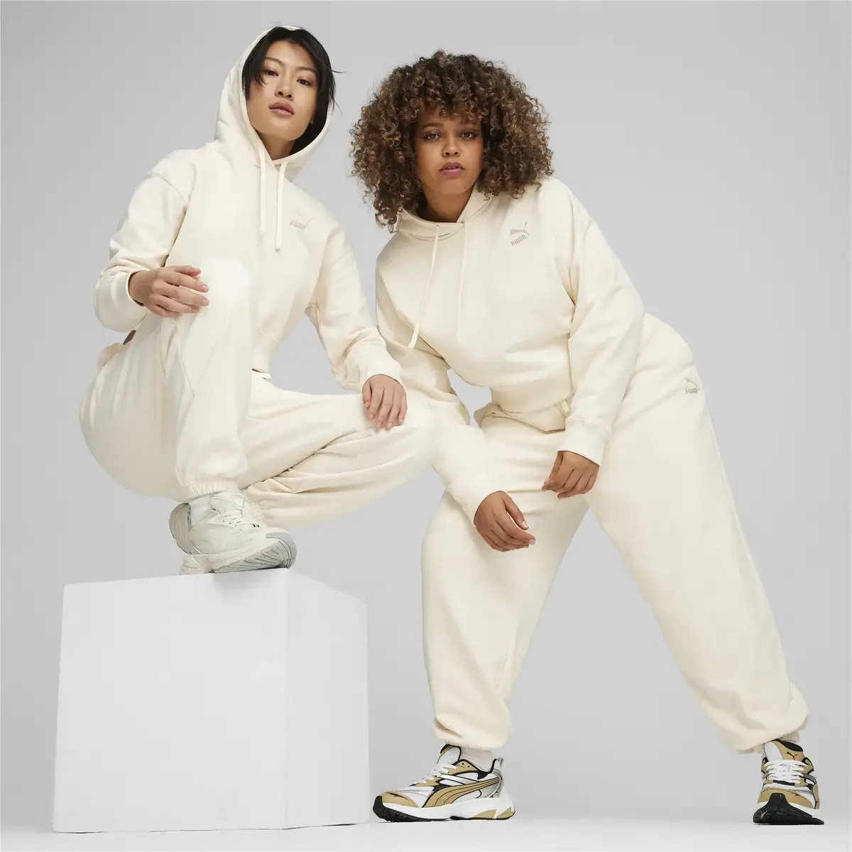 Puma BETTER CLASSICS Cropped Hoodie TR Bej Kadın Hoodie