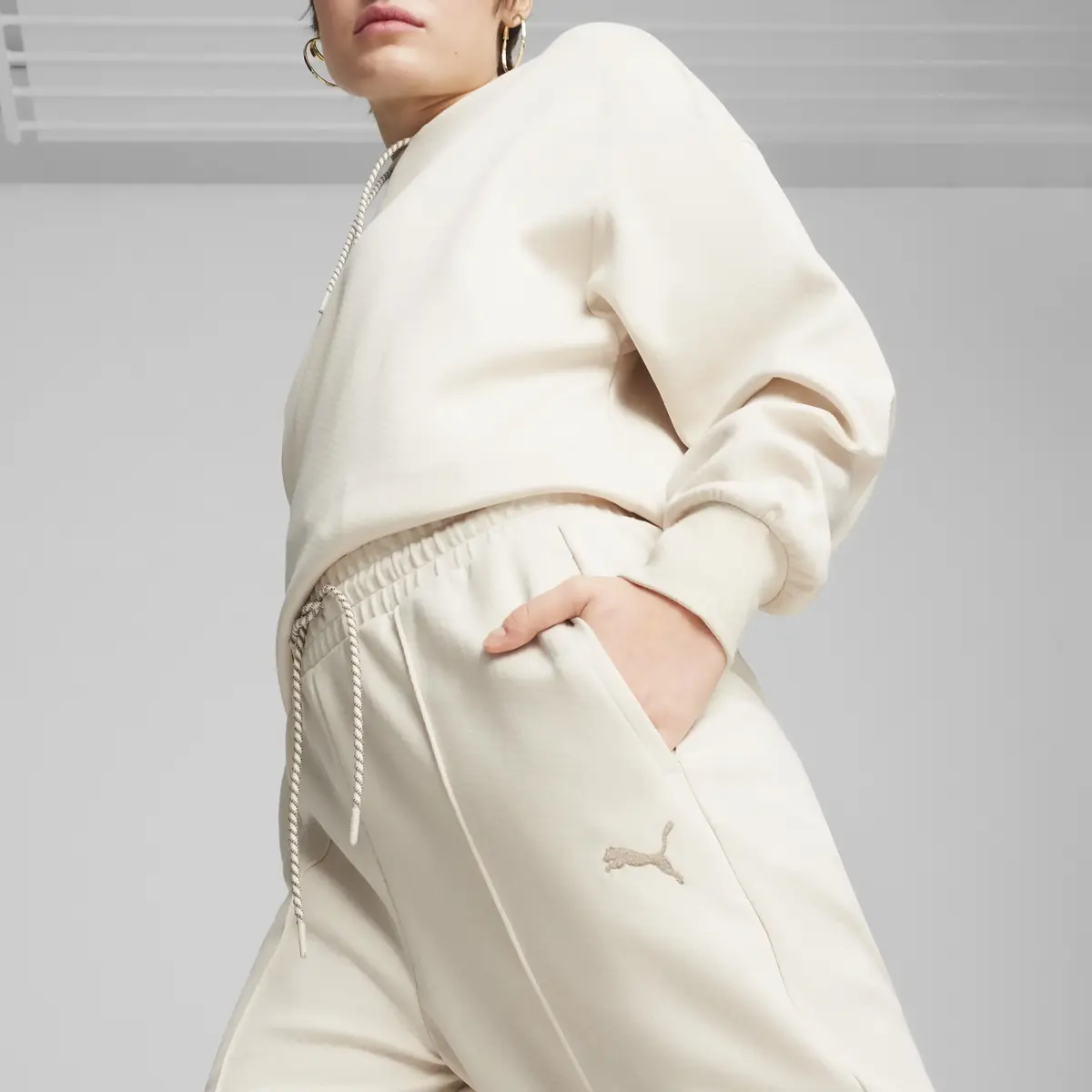 Puma CLASSICS Pintuck Sweatpants Kırık Beyaz Kadın Eşofman Altı