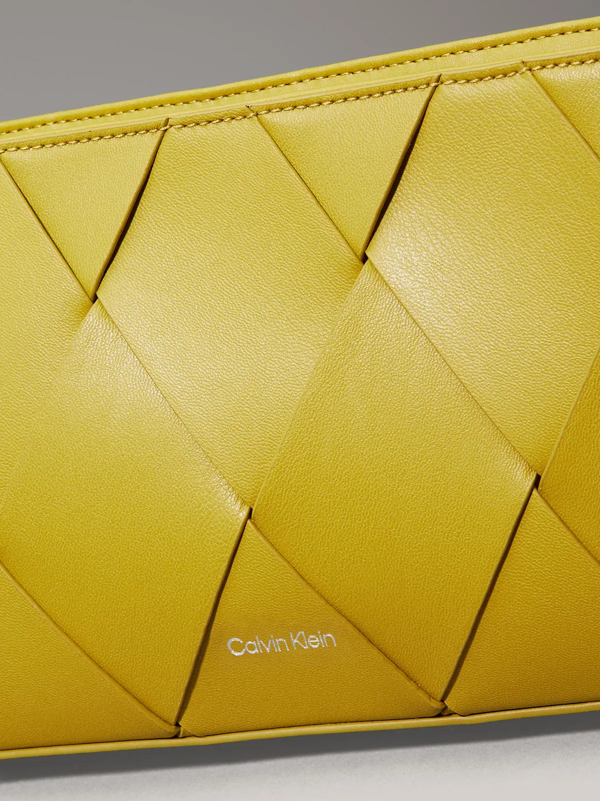 Calvin Klein CK WOVEN ELONGATED S, M1E Sarı Kadın Çanta