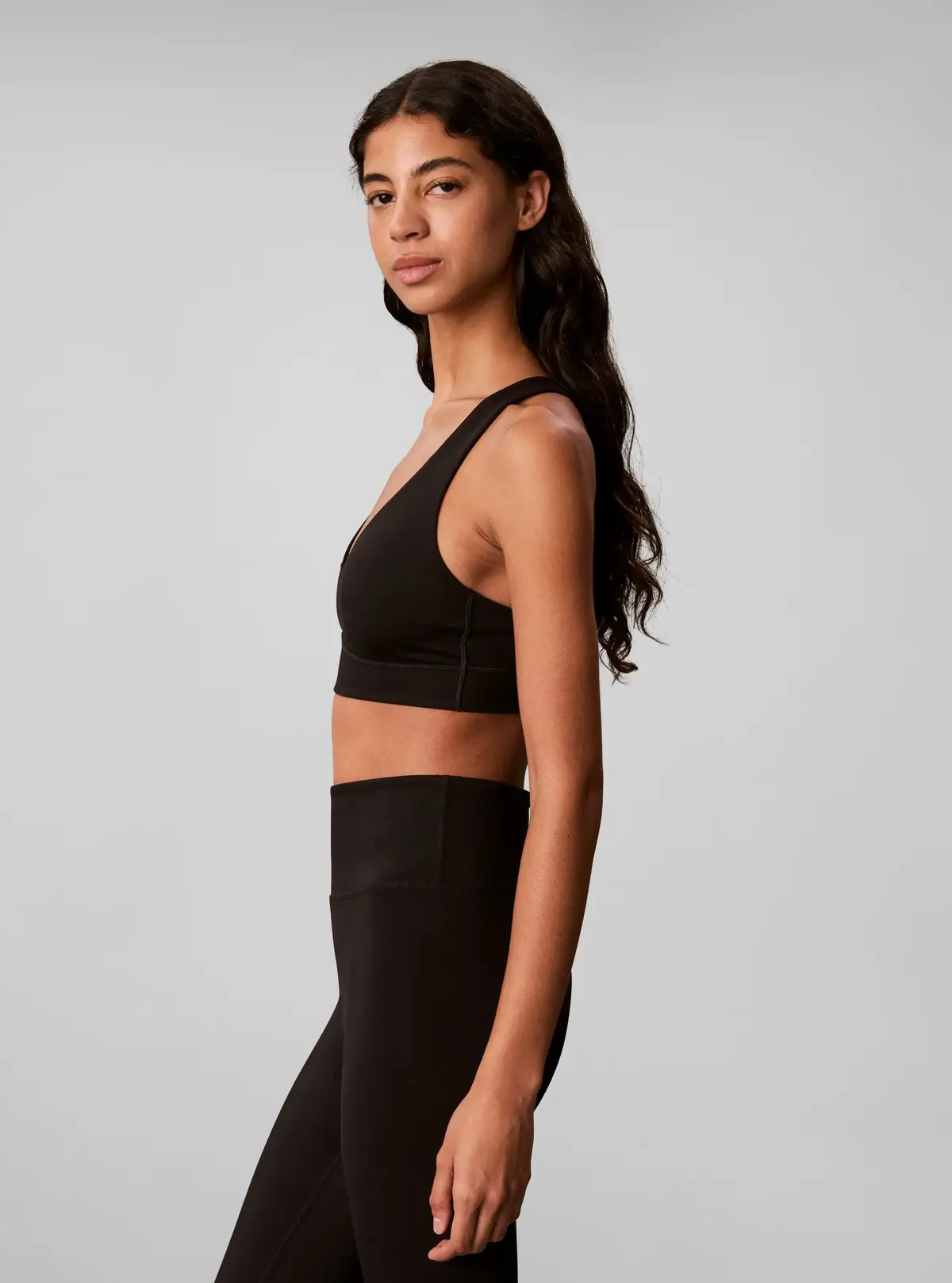 Calvin Klein SOFT SPORT MEDIUM SU, UB1 Siyah Kadın Sporcu Sütyeni