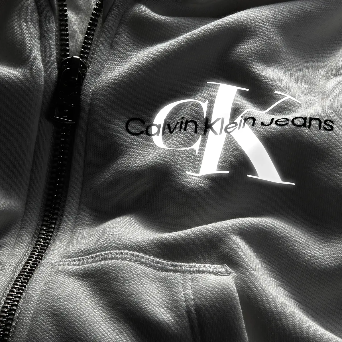 Calvin Klein REFLECTIVE MONOGRAM Kadın Beyaz Sweatshirt
