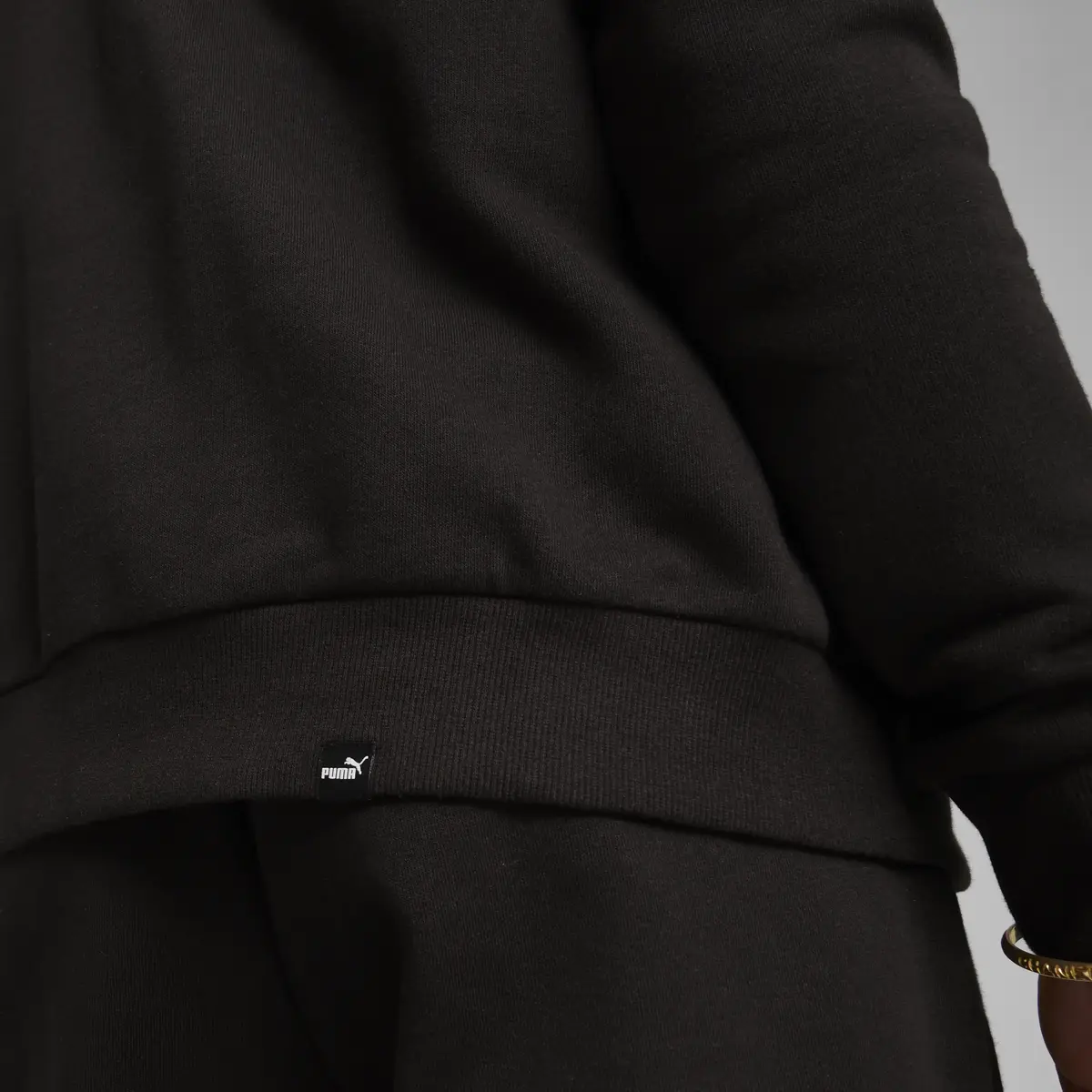 Puma ESS+ CLASS ACT Track Jacket Siyah Kadın Sweatshirt