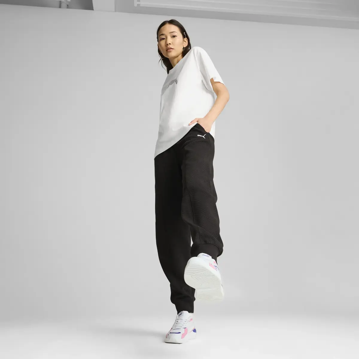 Puma HER Graphic Tee Beyaz Kadın T-Shirt