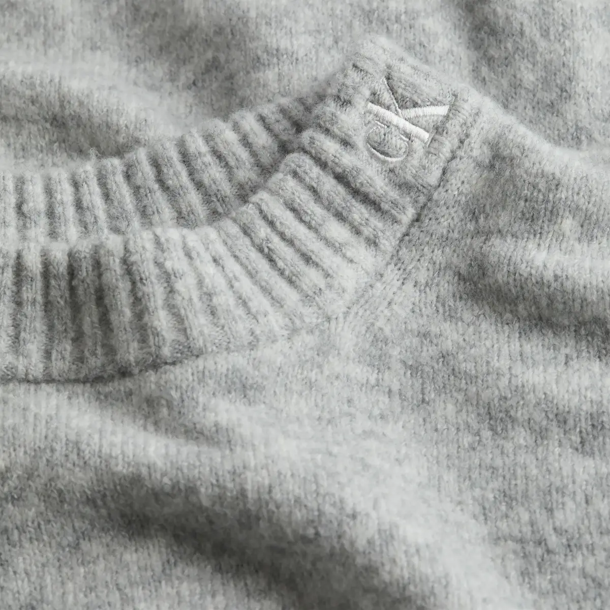 Calvin Klein FLUFFY WIDE OPEN SLE Kadın Gri Kazak