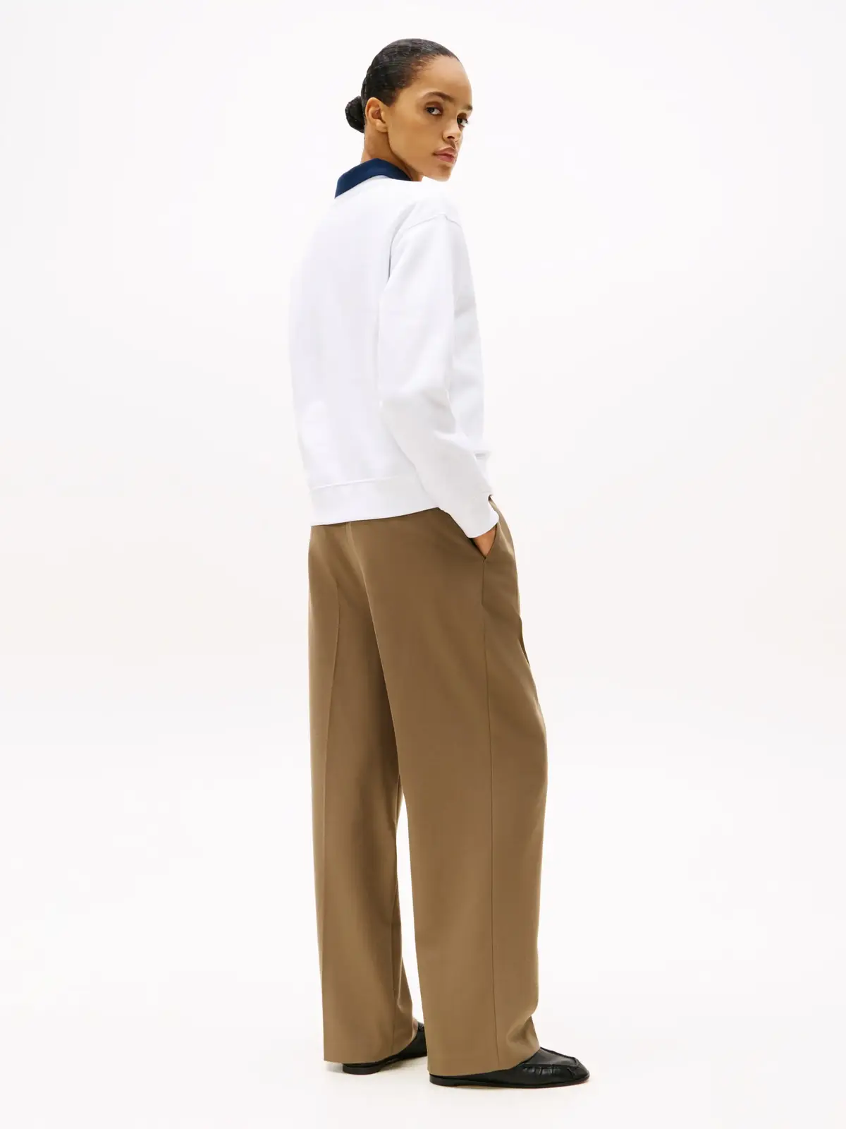 Tommy Hilfiger MDRN REG CORP LOGO C Kadın Beyaz Sweatshirt