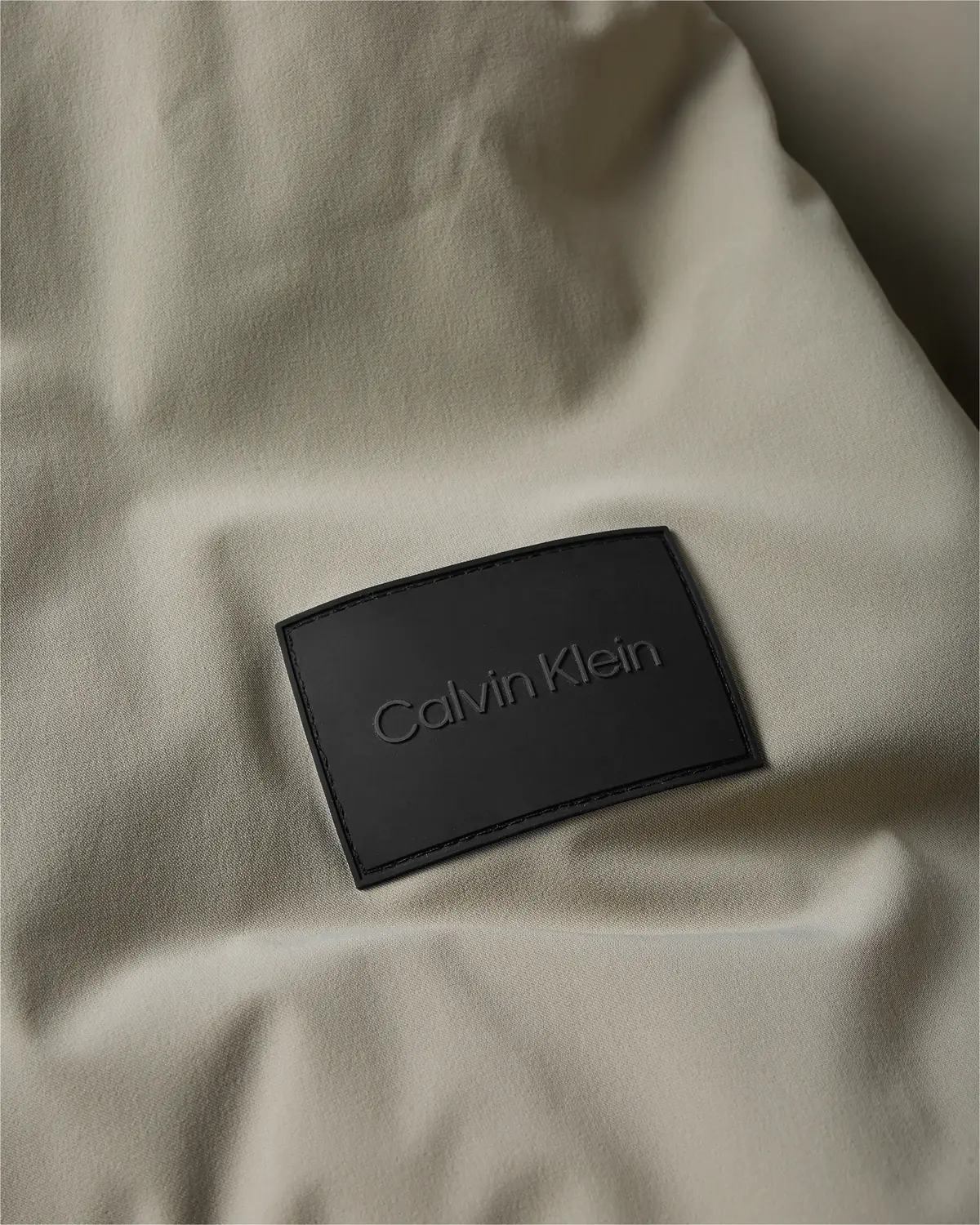 Calvin Klein STITCHLESS MIX MEDIA Erkek Bej Şişme Mont