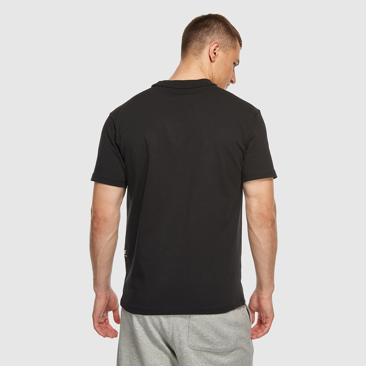 New Balance MNT1415 Erkek Siyah T-Shirt