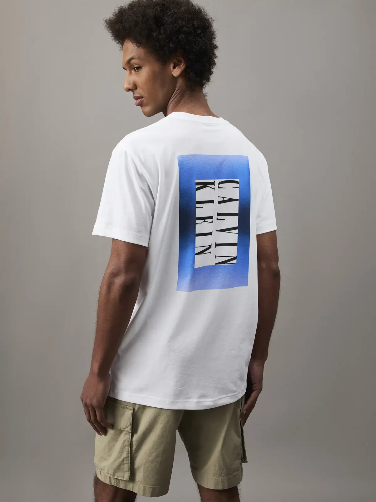 Calvin Klein OMBRE TEXT BOX TEE, YAF Beyaz Erkek T-Shirt & Polo