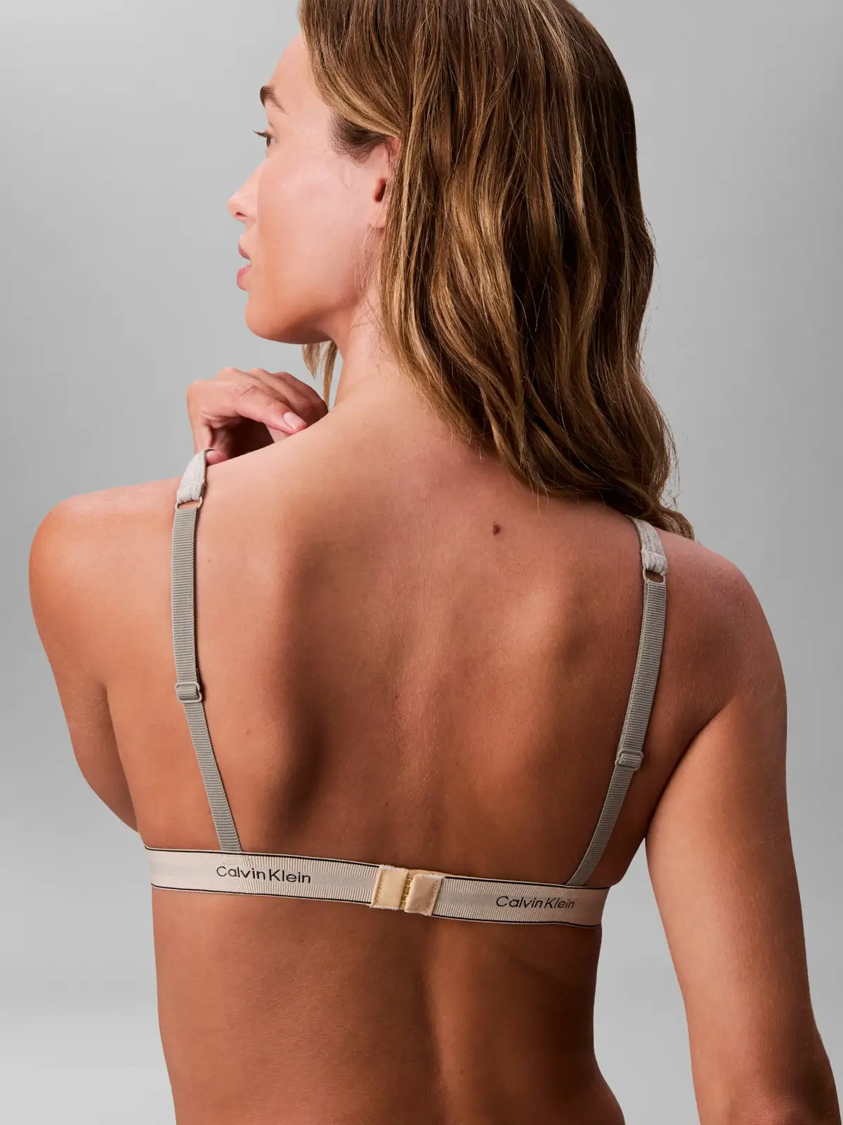 Calvin Klein UNLINED TRIANGLE Gri Astarsız Üçgen Sütyen