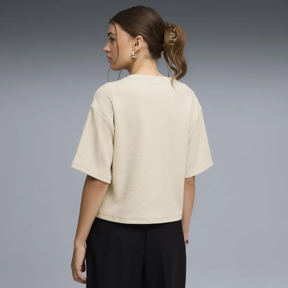 Puma ESS ELEVATED Tee Bej Kadın Tişört
