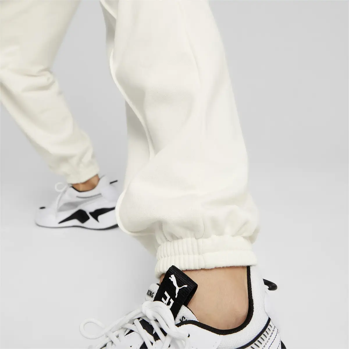 Puma Classics Sweatpants Beyaz Kadın Eşofman Altı