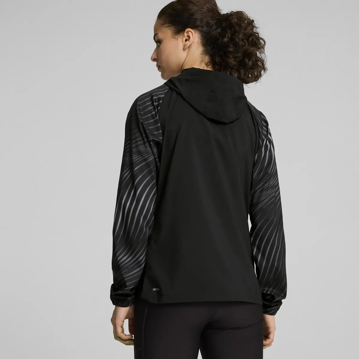 Puma RUN FAVORITE AOP WOVEN JKT W Siyah Kadın Sweatshirt