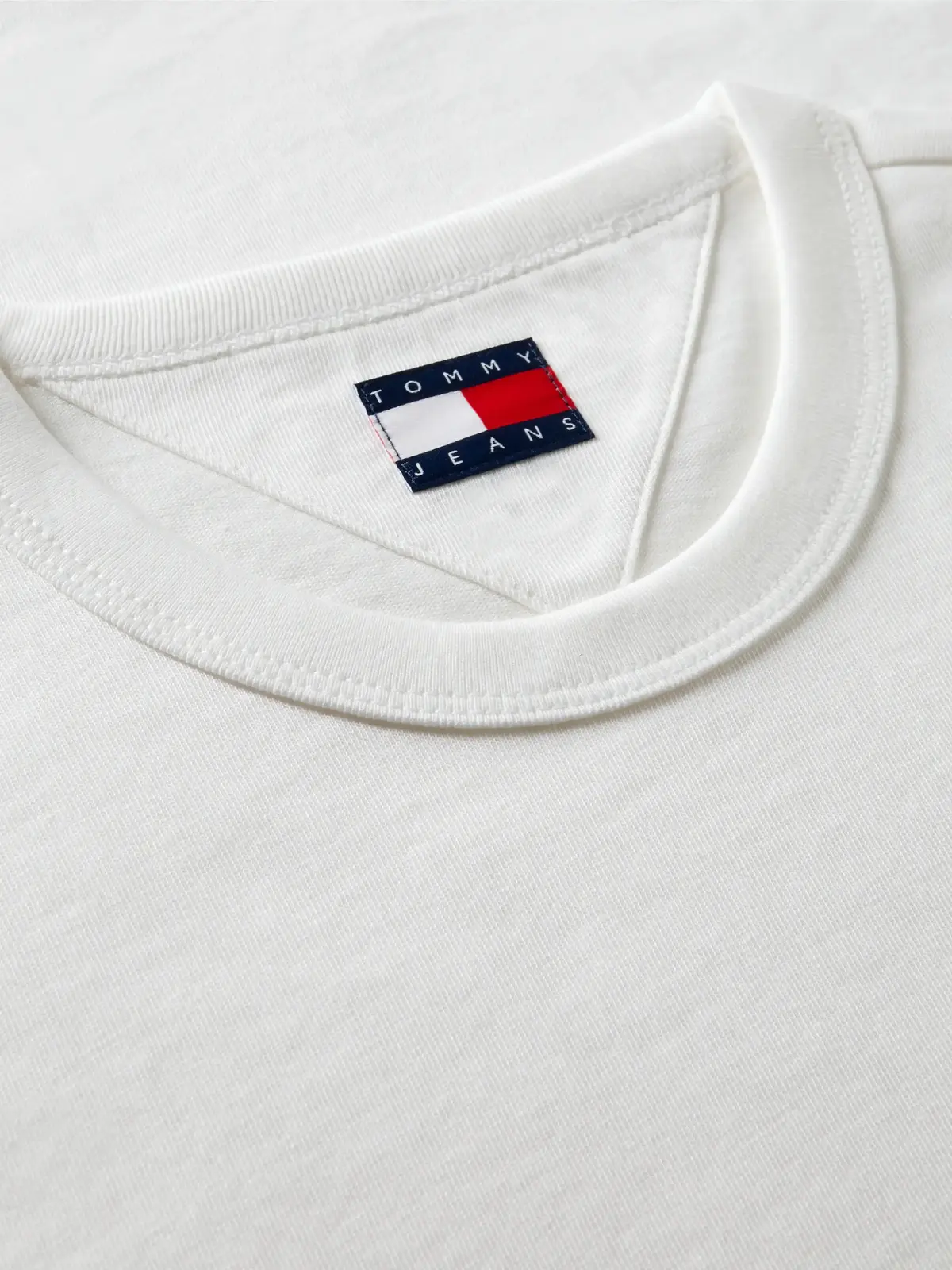 Tommy Hilfiger TJM REG BADGE TEE EX, YBL Beyaz Erkek T-Shirt & Polo