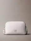 Calvin Klein MINIMAL MONOGRAM EW CAMERA BAG Siyah Kadın El Çantası Calvin Klein MINIMAL MONOGRAM EW CAMERA BAG Siyah Kadın El Çantası