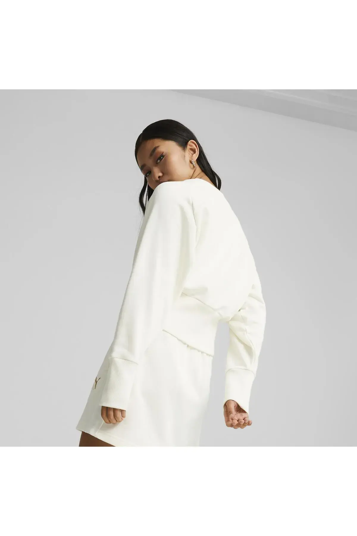 Puma CLASSICS FORWARD HISTORY Crew TR Kırık Beyaz Kadın Sweatshirt