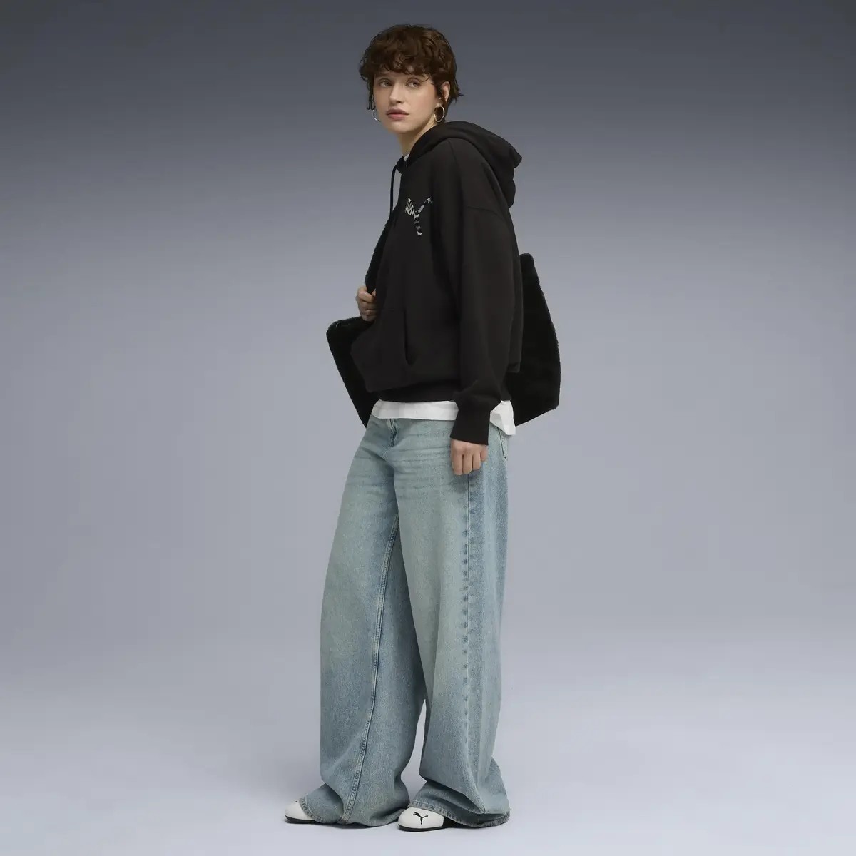 Puma LEO LUXE Oversized Hoodie TR Siyah Kadın Hoodie
