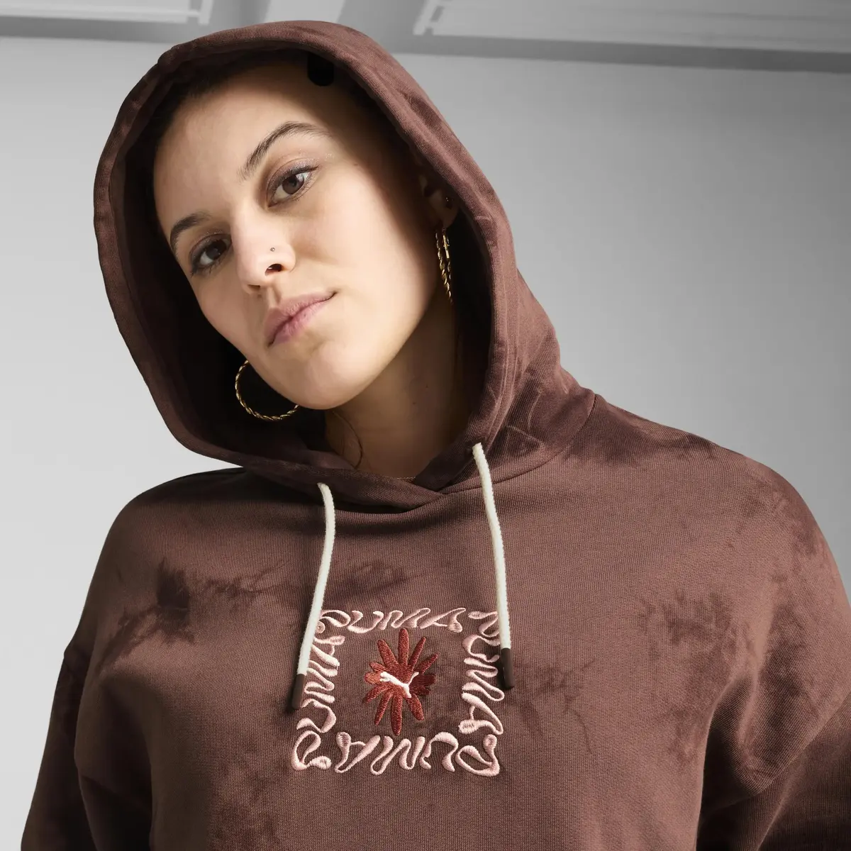 PUMA WARDROBE ESS Graphic Hoodie Kahverengi Kadın Hoodie