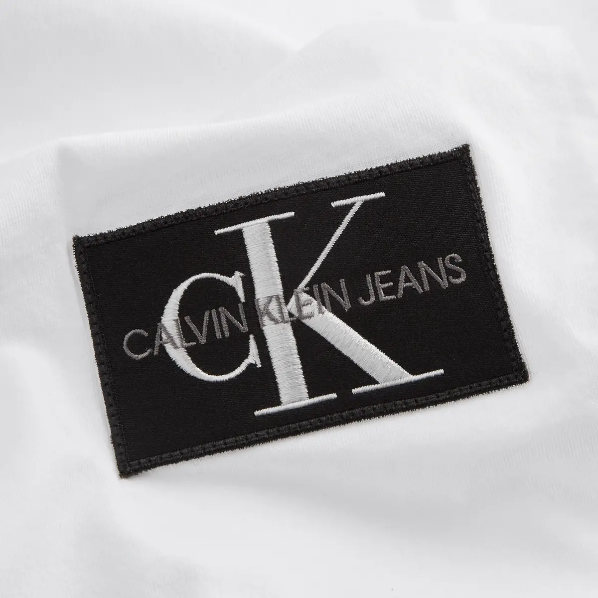 Calvin Klein BADGE TURN UP SLEEVE Erkek Beyaz T-Shirt