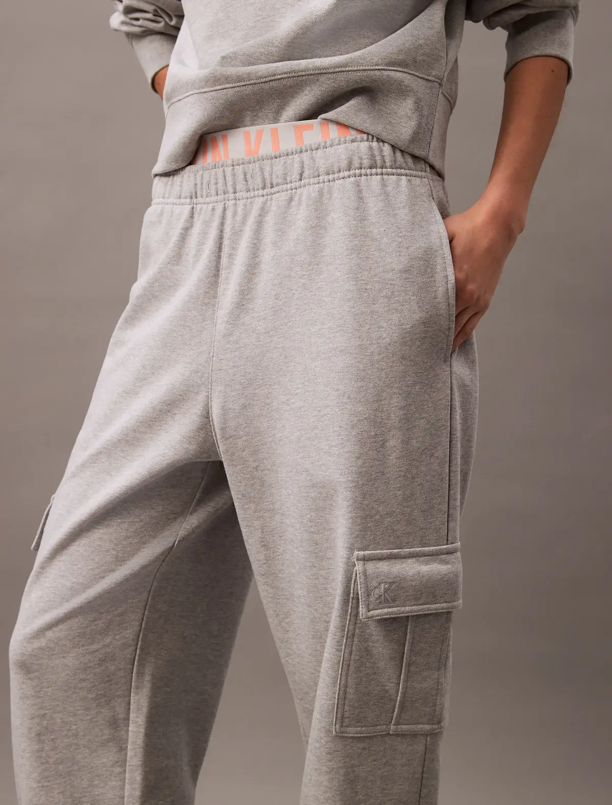 Calvin Klein ARCHIVE LOGO F/T CAR, P79 Gri Kadın Eşofman Altı