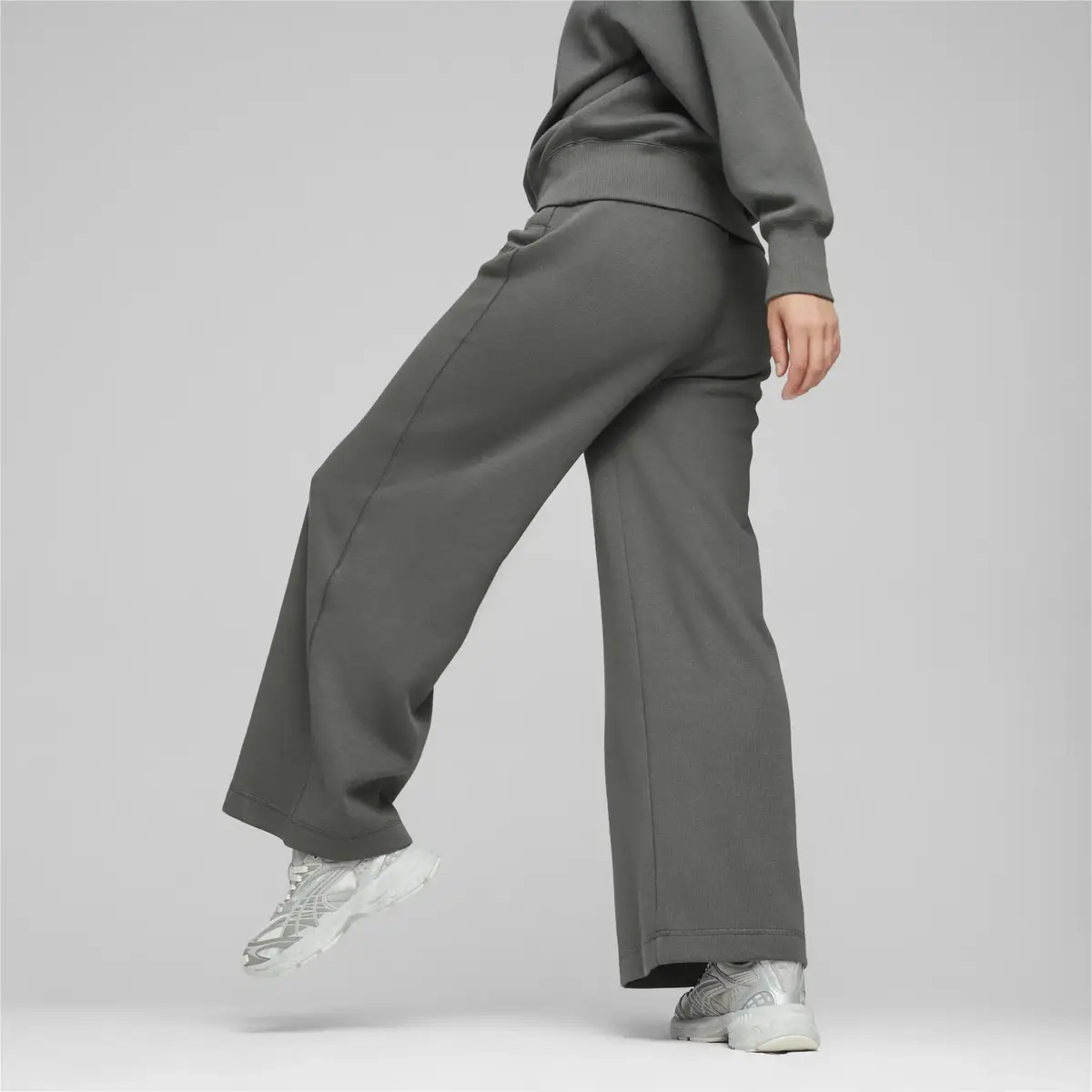 Puma CLASSICS+ Relaxed Sweatpants Gri Kadın Eşofman Altı