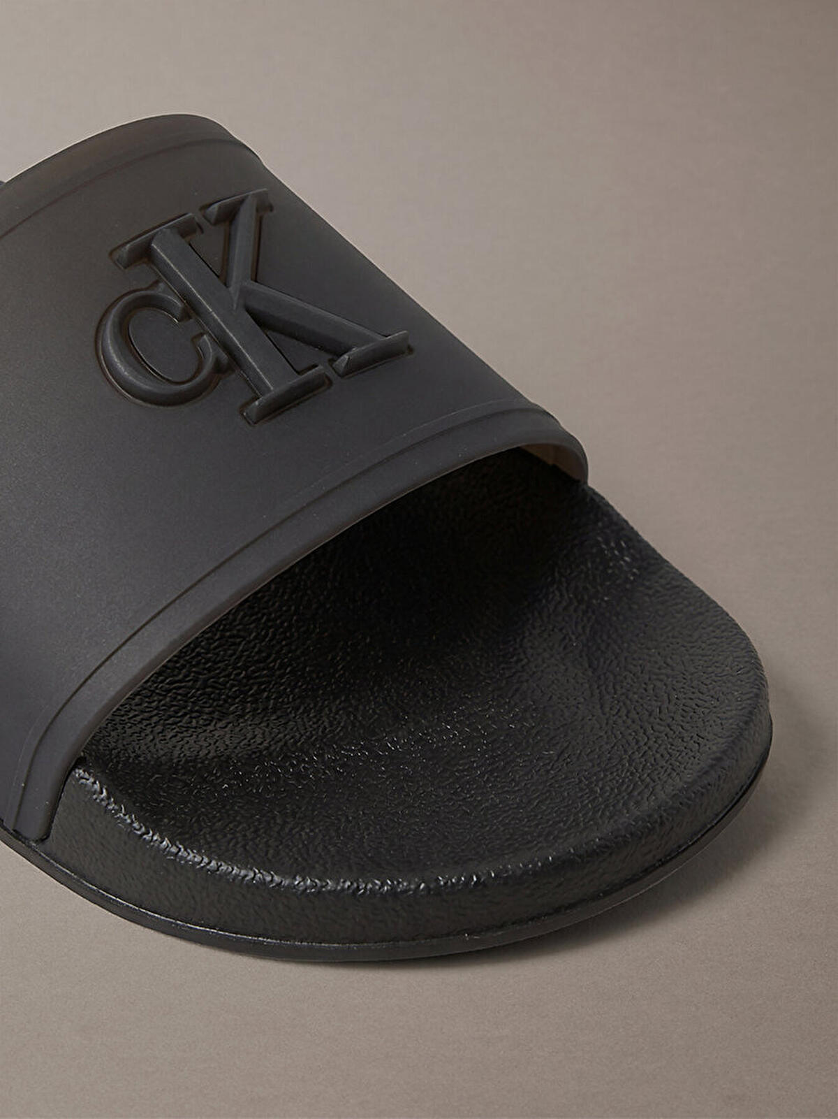 Calvin Klein ESS SLIDE TPU, 0GJ, 36 Kadın Siyah Terlik