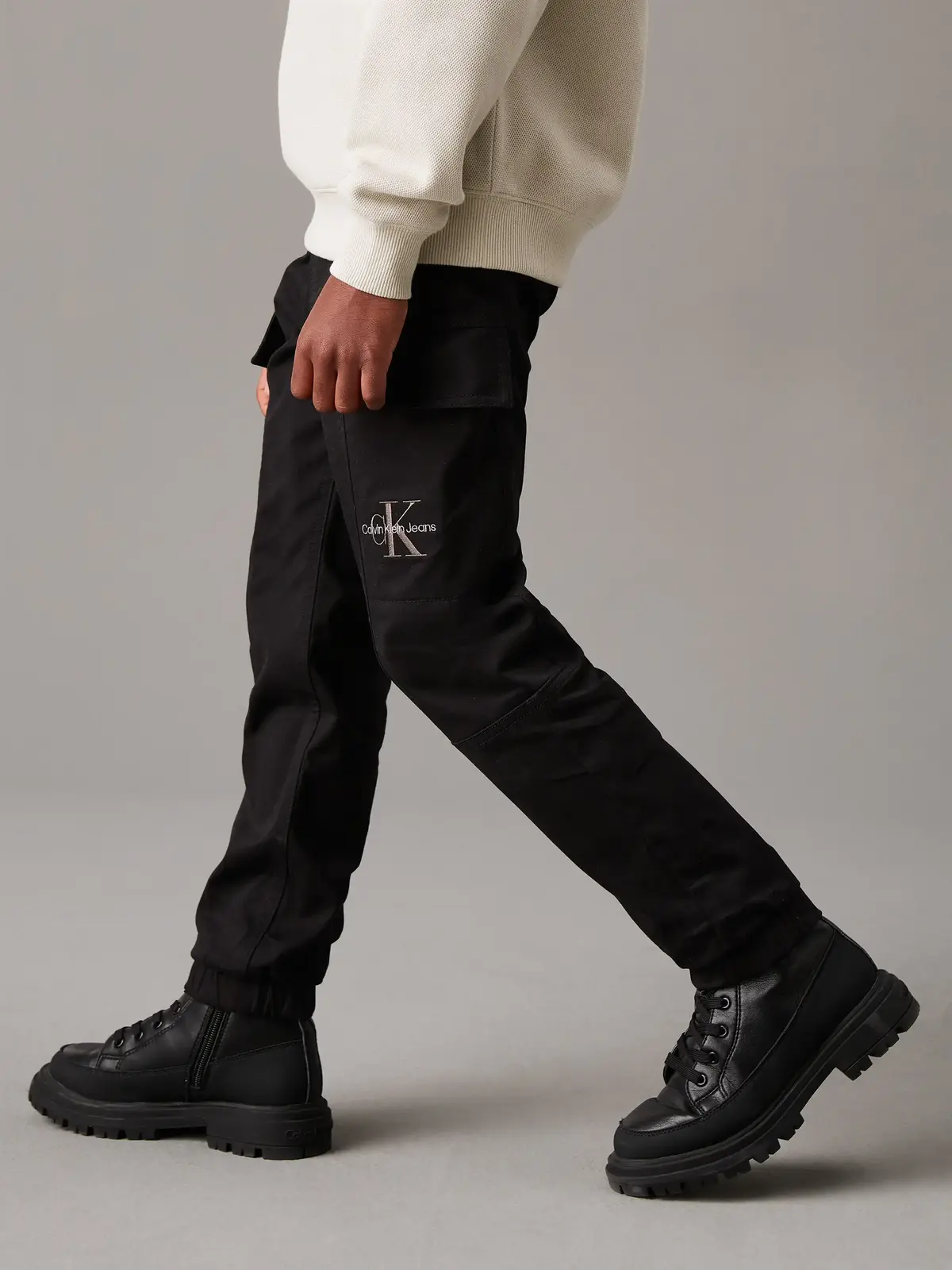 Calvin Klein ESSENTIAL WOVEN CARGo Siyah Çocuk Kargo Pantolon