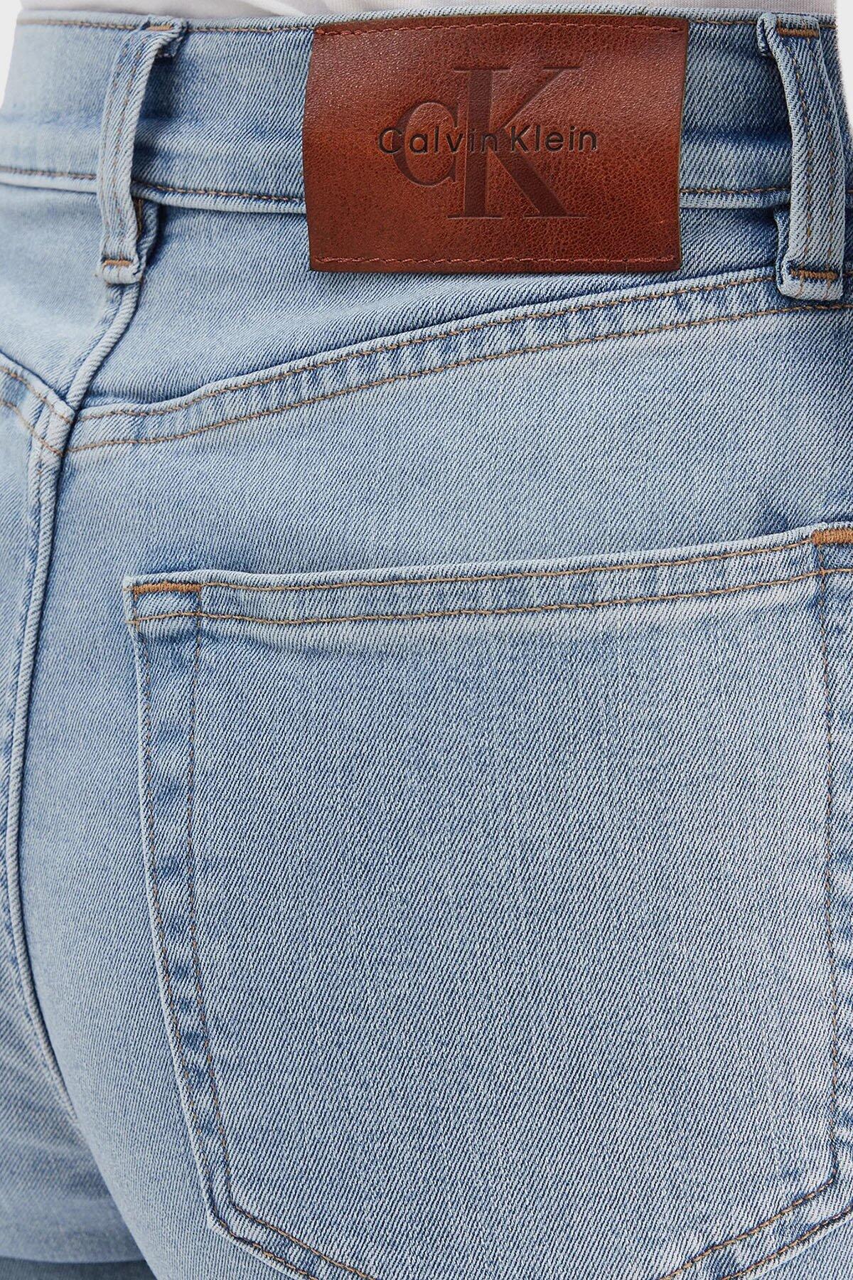 Calvin Klein EU NEW MOM JEAN BLUE RAIN Kadın Mavi Jean Pantolon