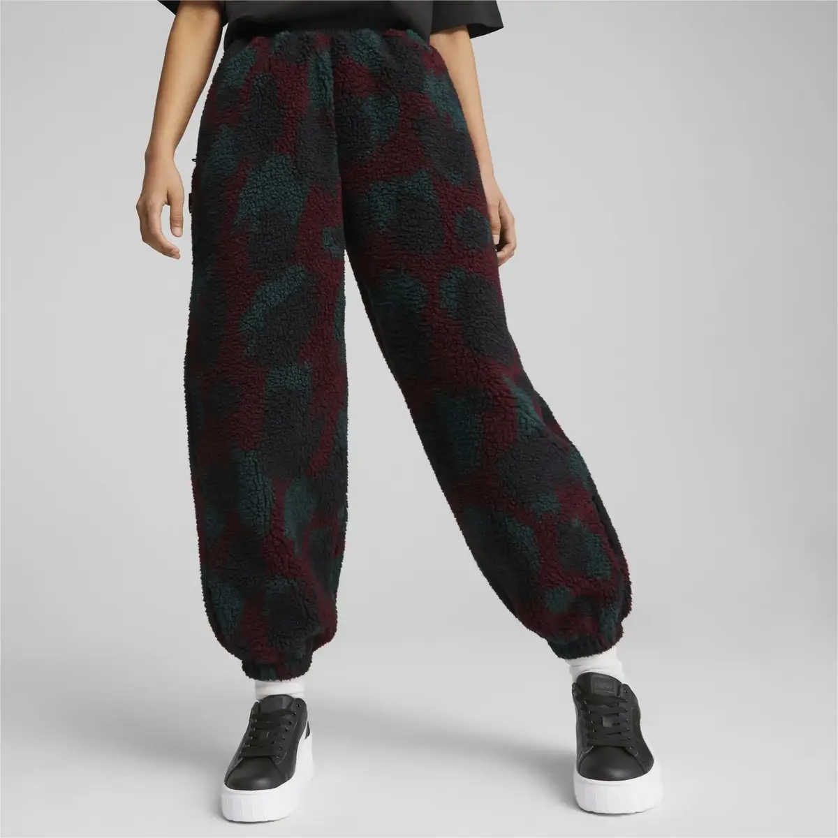 Puma DOWNTOWN AOP Sherpa Pants Siyah Kadın Pantolon