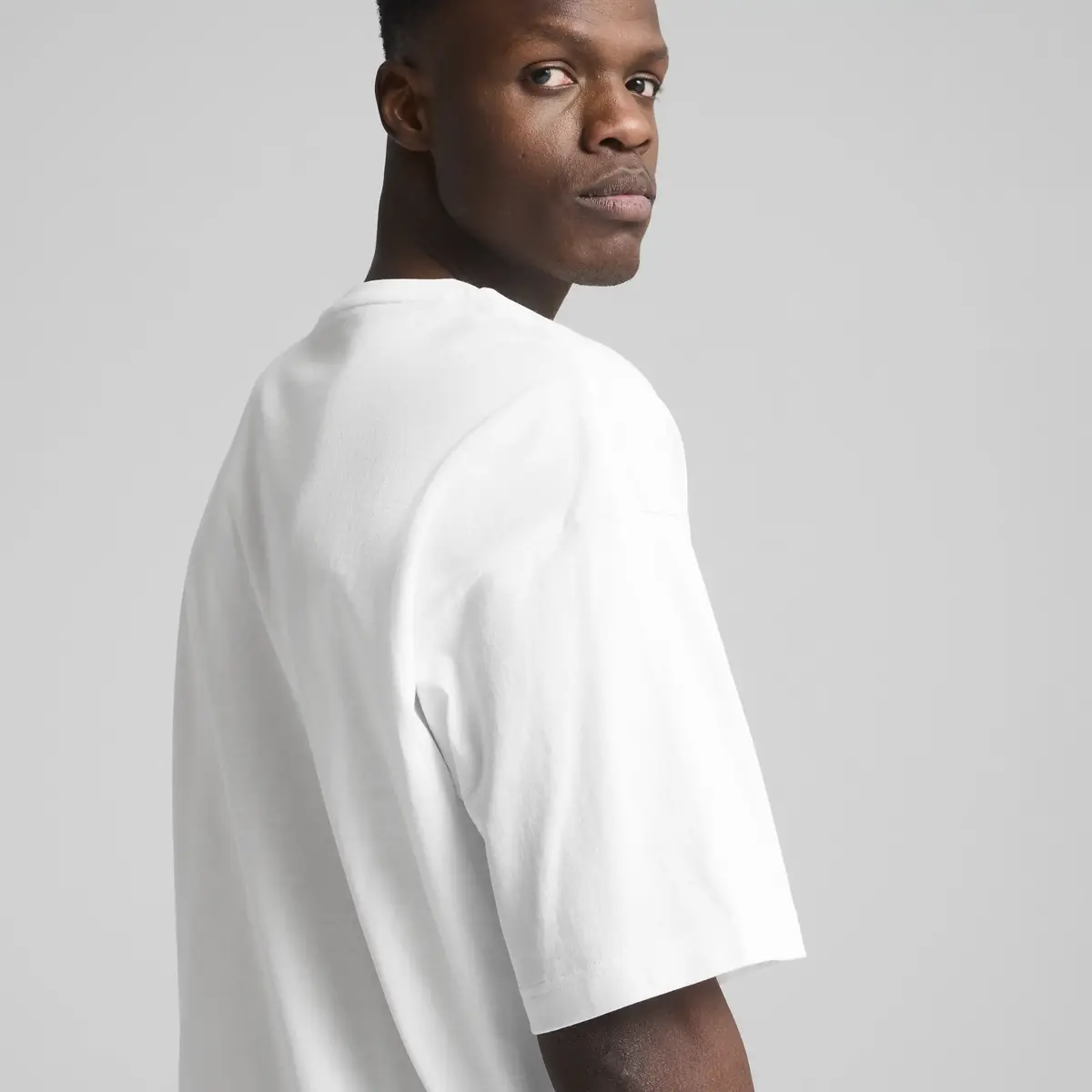 PUMA WARDROBE ESS Oversized Tee Beyaz Erkek T-Shirt