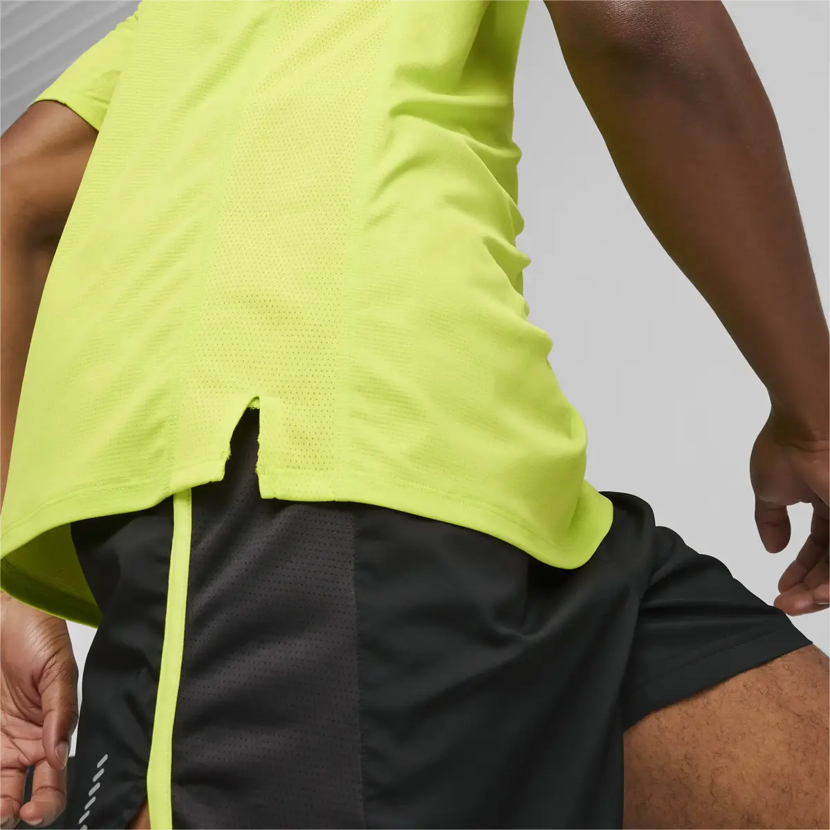 Puma RUN FAVORITES VELOCITY TEE Sarı Erkek T-Shirt
