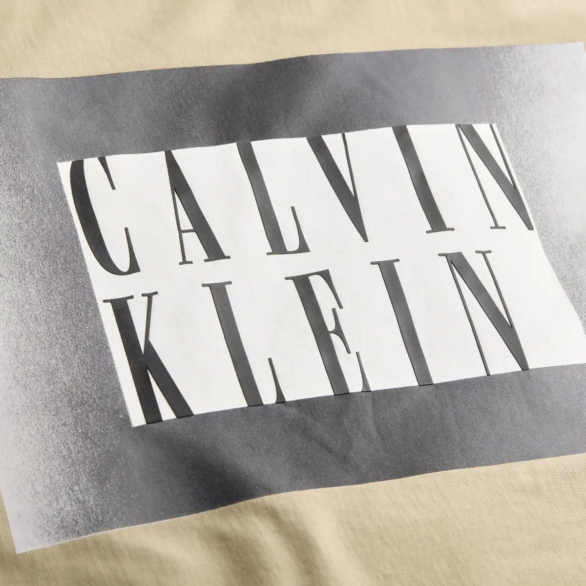 Calvin Klein OMBRE TEXT BOX TEE, HI0 Bej Erkek T-Shirt & Polo